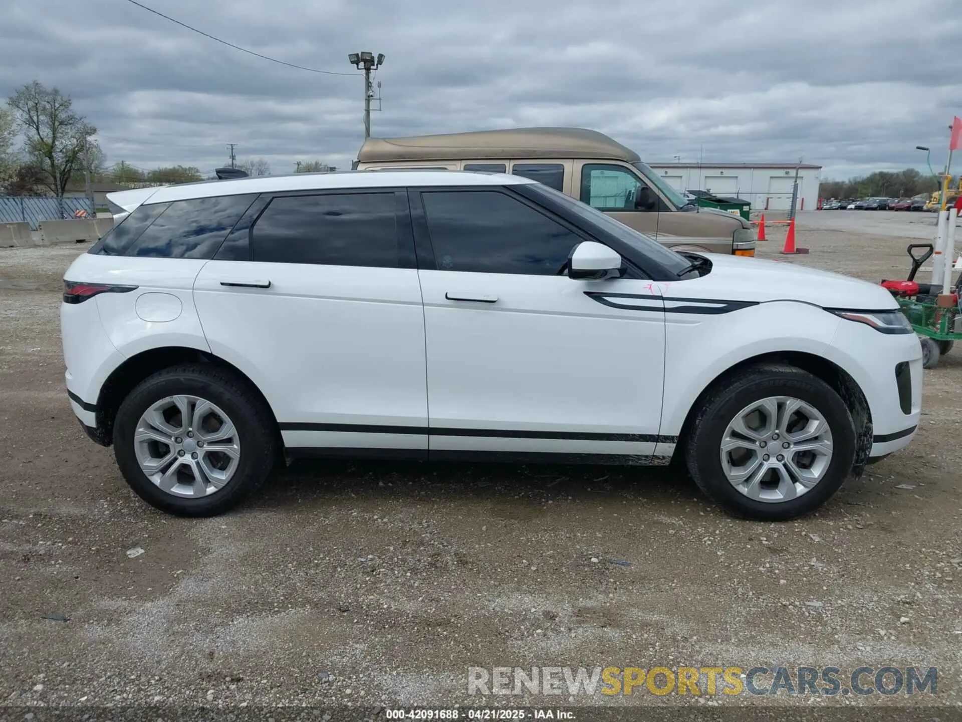 13 Photograph of a damaged car SALZJ2FX8LH060725 LAND ROVER RANGE ROVER EVOQUE 2020
