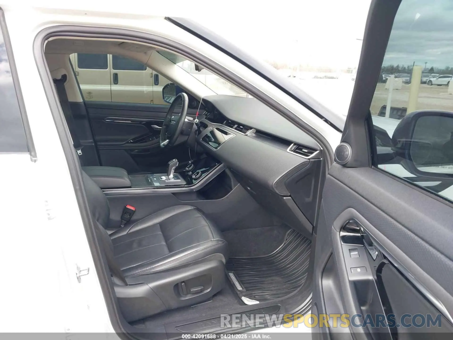 5 Photograph of a damaged car SALZJ2FX8LH060725 LAND ROVER RANGE ROVER EVOQUE 2020