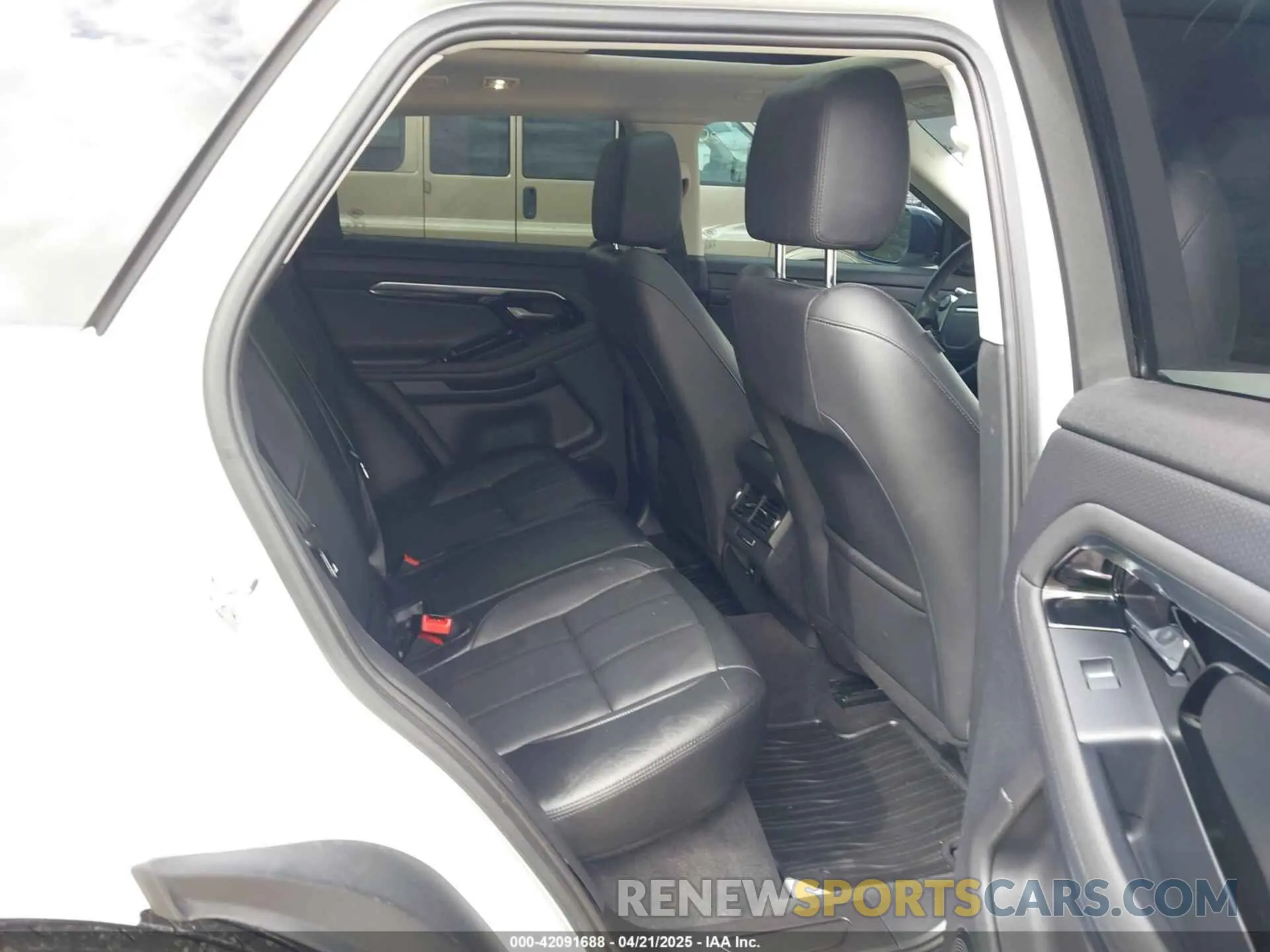 8 Photograph of a damaged car SALZJ2FX8LH060725 LAND ROVER RANGE ROVER EVOQUE 2020