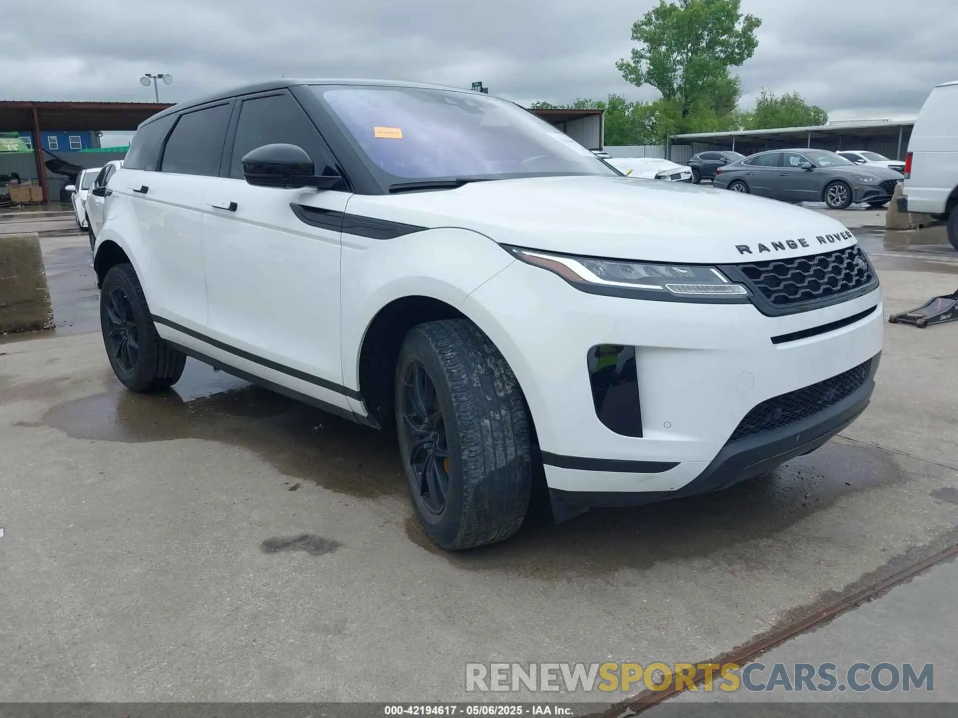 1 Photograph of a damaged car SALZJ2FX9LH084600 LAND ROVER RANGE ROVER EVOQUE 2020