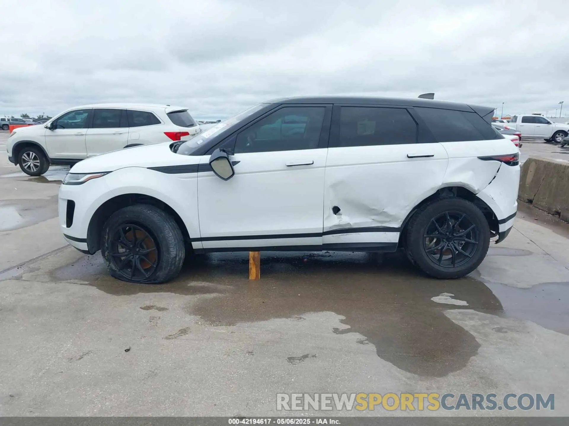 15 Photograph of a damaged car SALZJ2FX9LH084600 LAND ROVER RANGE ROVER EVOQUE 2020