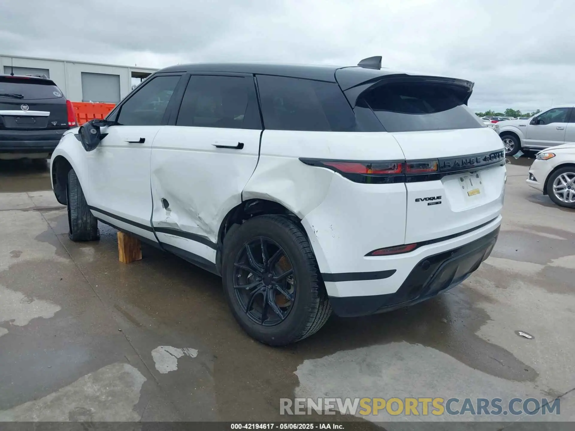 3 Photograph of a damaged car SALZJ2FX9LH084600 LAND ROVER RANGE ROVER EVOQUE 2020