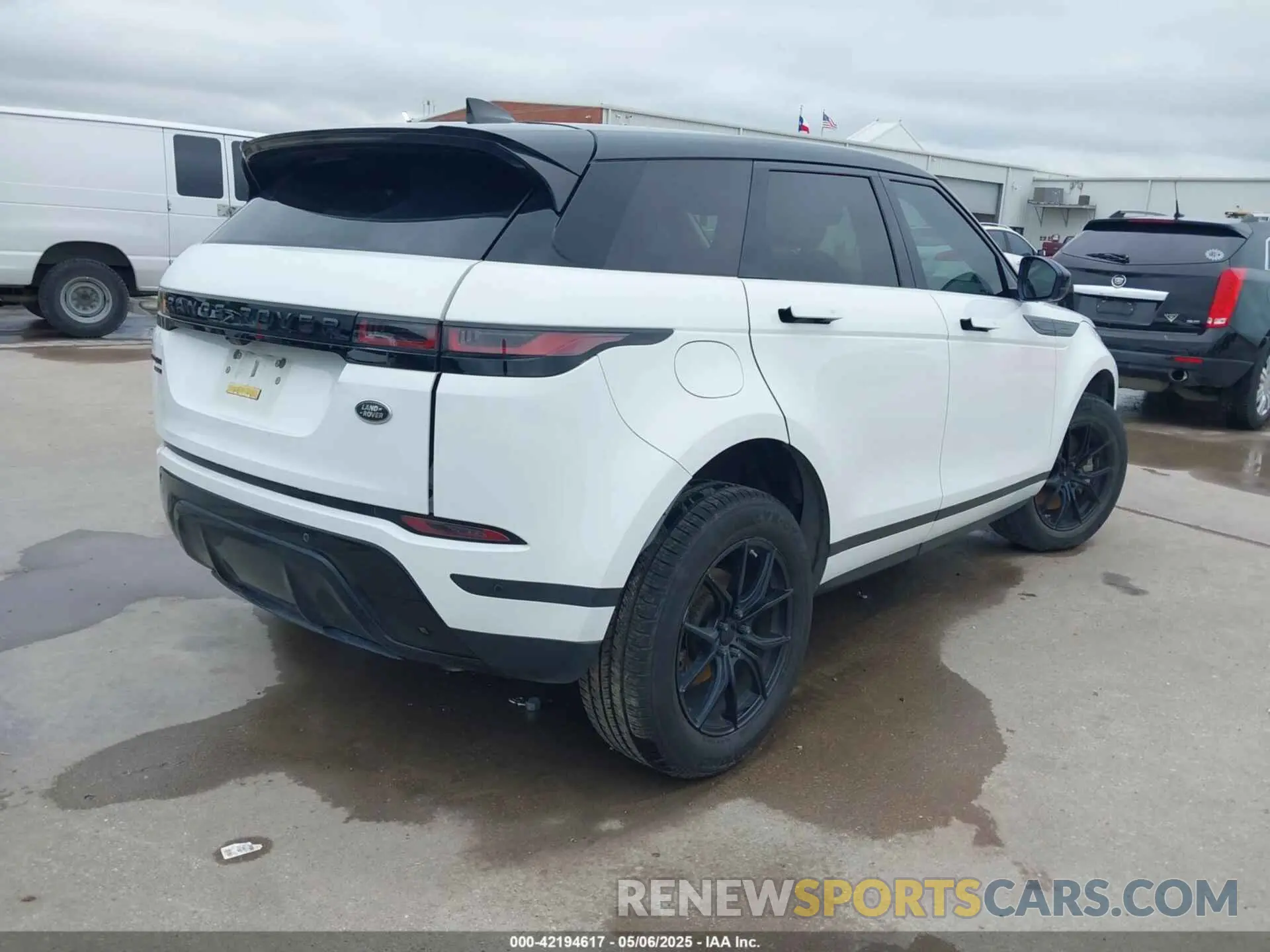 4 Photograph of a damaged car SALZJ2FX9LH084600 LAND ROVER RANGE ROVER EVOQUE 2020