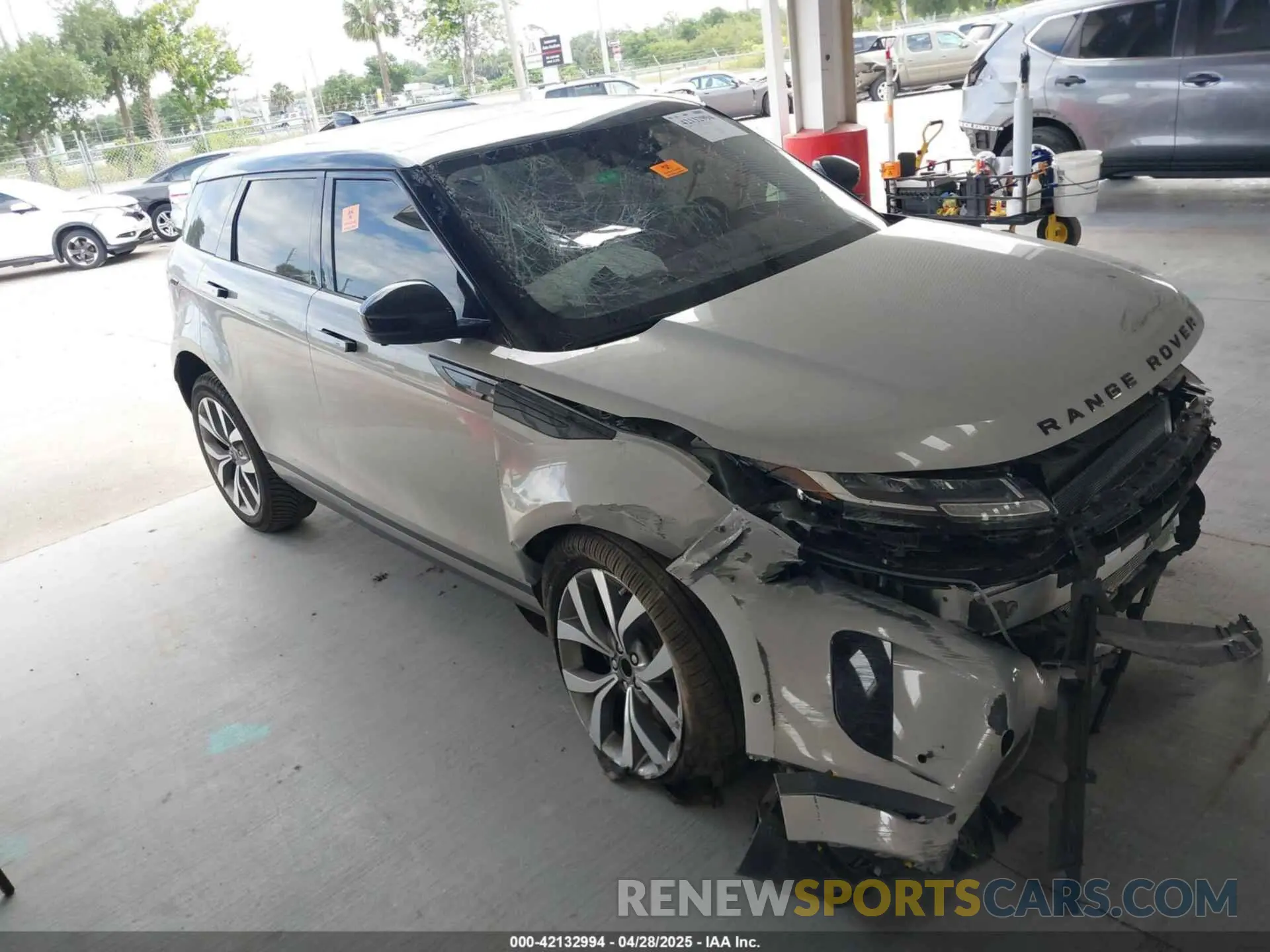 1 Photograph of a damaged car SALZJ2FX9LH120642 LAND ROVER RANGE ROVER EVOQUE 2020