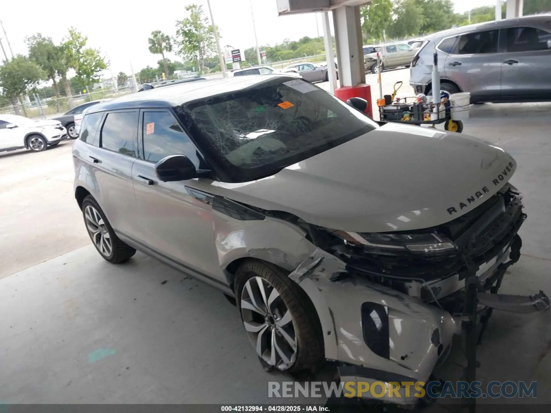 13 Photograph of a damaged car SALZJ2FX9LH120642 LAND ROVER RANGE ROVER EVOQUE 2020