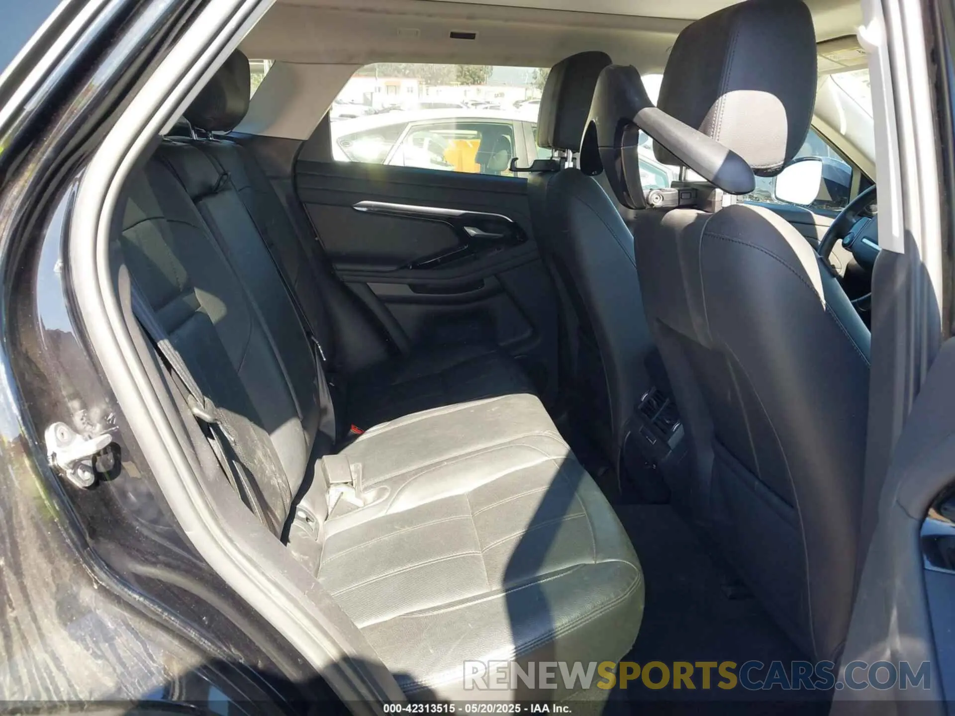 8 Photograph of a damaged car SALZJ2FXXLH107737 LAND ROVER RANGE ROVER EVOQUE 2020