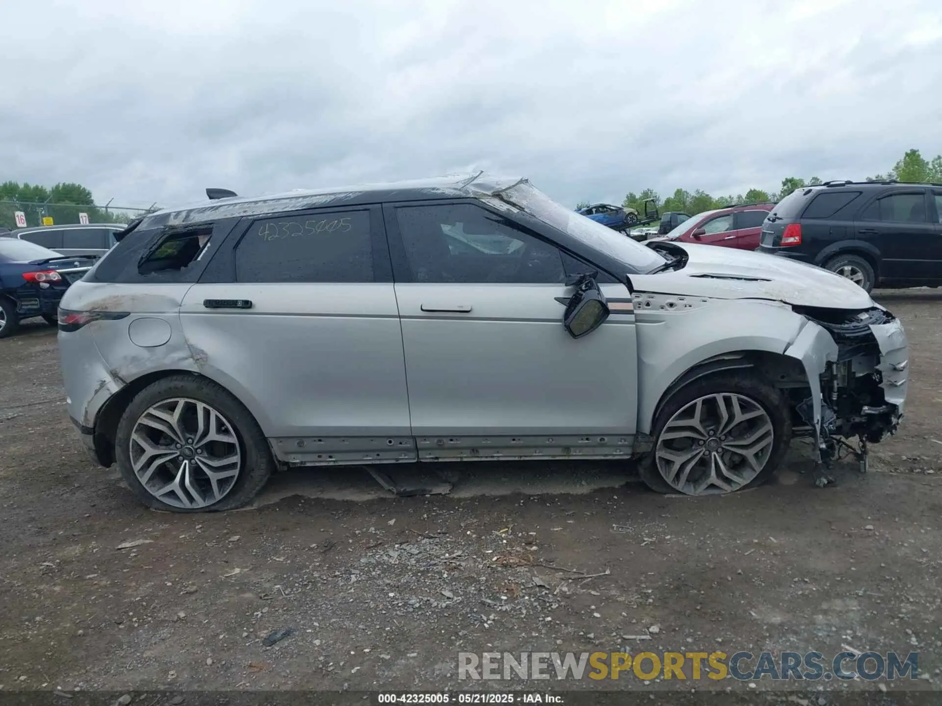 13 Photograph of a damaged car SALZL2FX0LH020729 LAND ROVER RANGE ROVER EVOQUE 2020