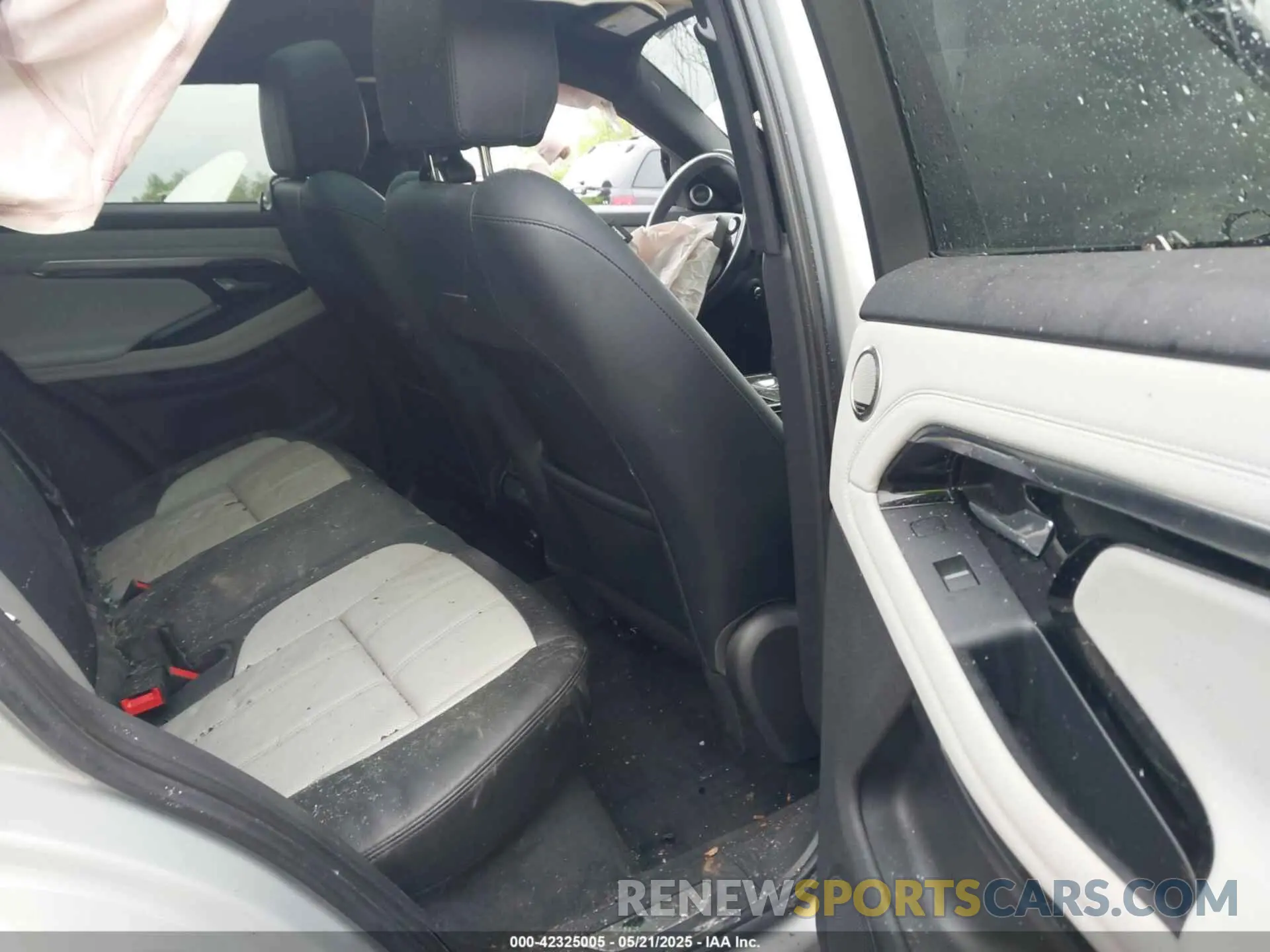 8 Photograph of a damaged car SALZL2FX0LH020729 LAND ROVER RANGE ROVER EVOQUE 2020