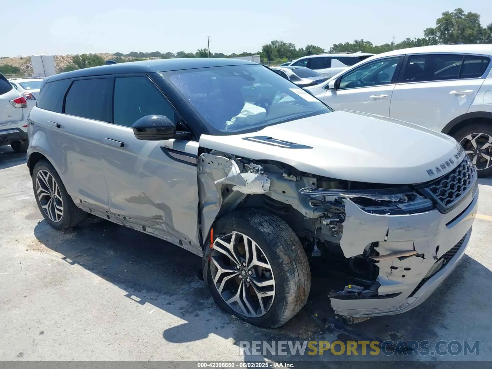 1 Photograph of a damaged car SALZL2FX5LH061406 LAND ROVER RANGE ROVER EVOQUE 2020