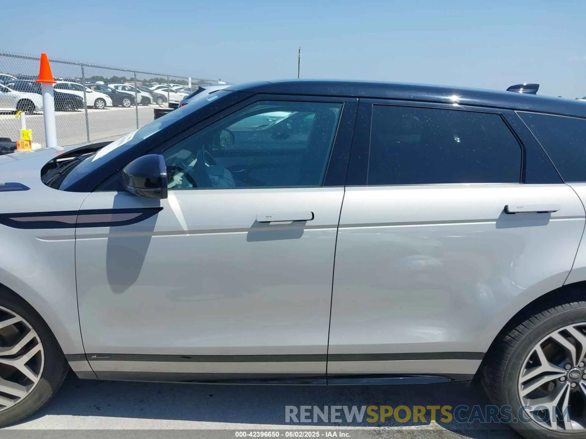14 Photograph of a damaged car SALZL2FX5LH061406 LAND ROVER RANGE ROVER EVOQUE 2020