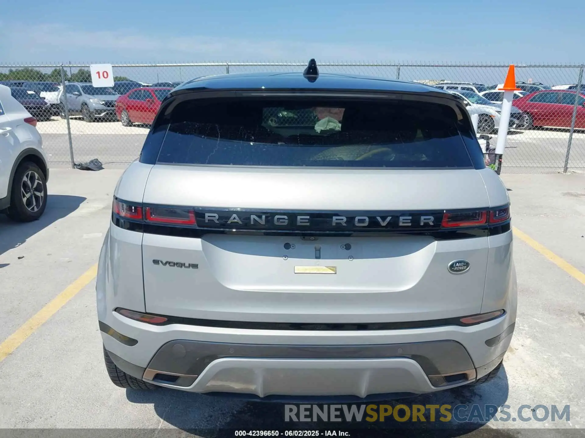 16 Photograph of a damaged car SALZL2FX5LH061406 LAND ROVER RANGE ROVER EVOQUE 2020