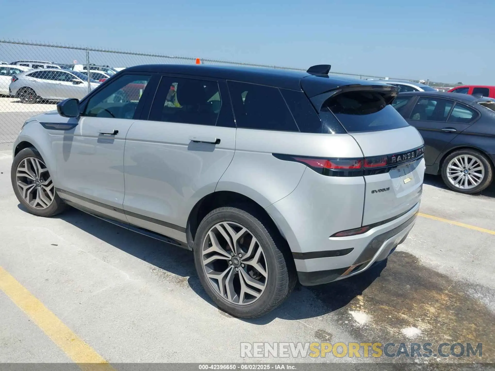 3 Photograph of a damaged car SALZL2FX5LH061406 LAND ROVER RANGE ROVER EVOQUE 2020