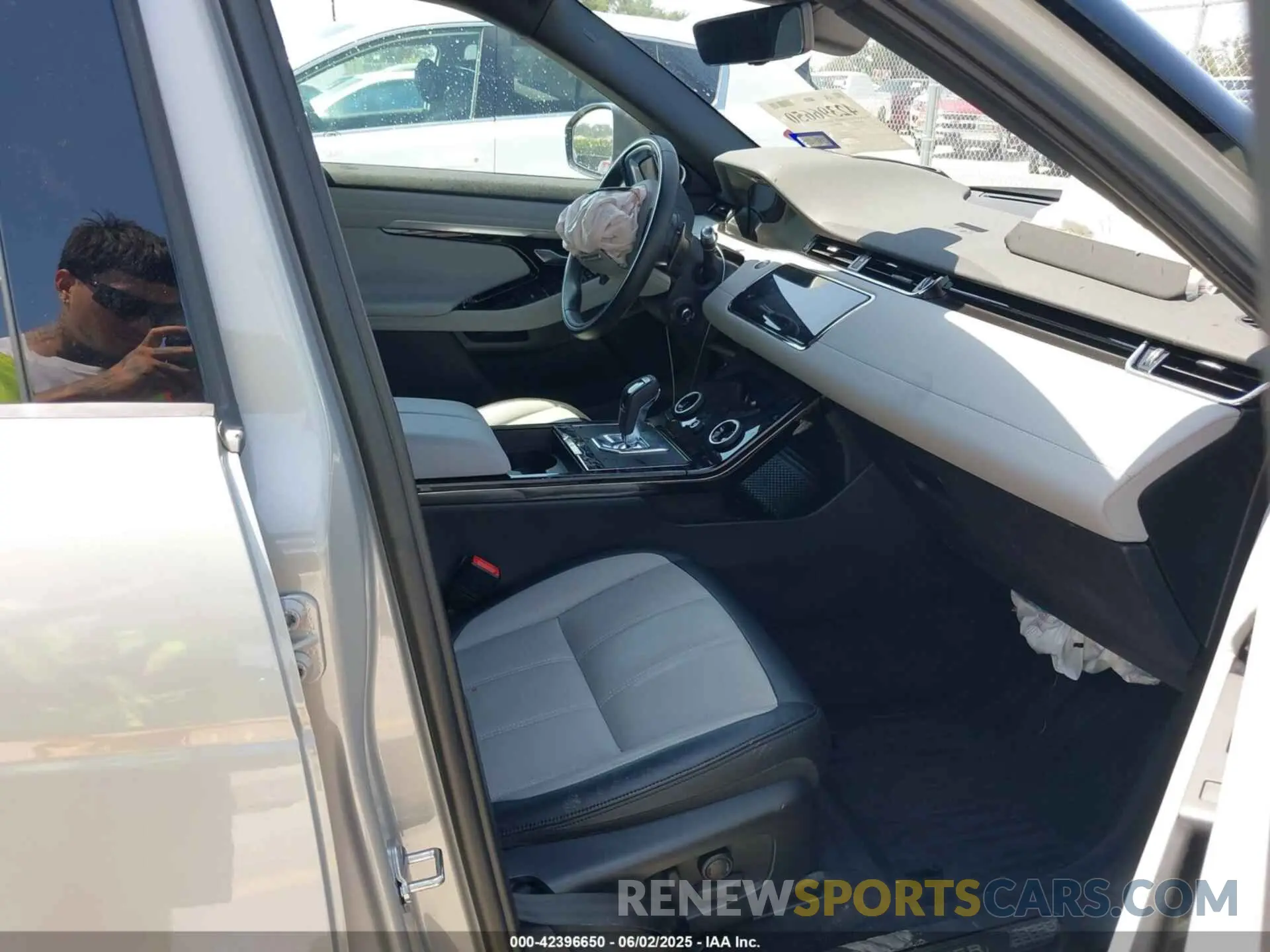 5 Photograph of a damaged car SALZL2FX5LH061406 LAND ROVER RANGE ROVER EVOQUE 2020