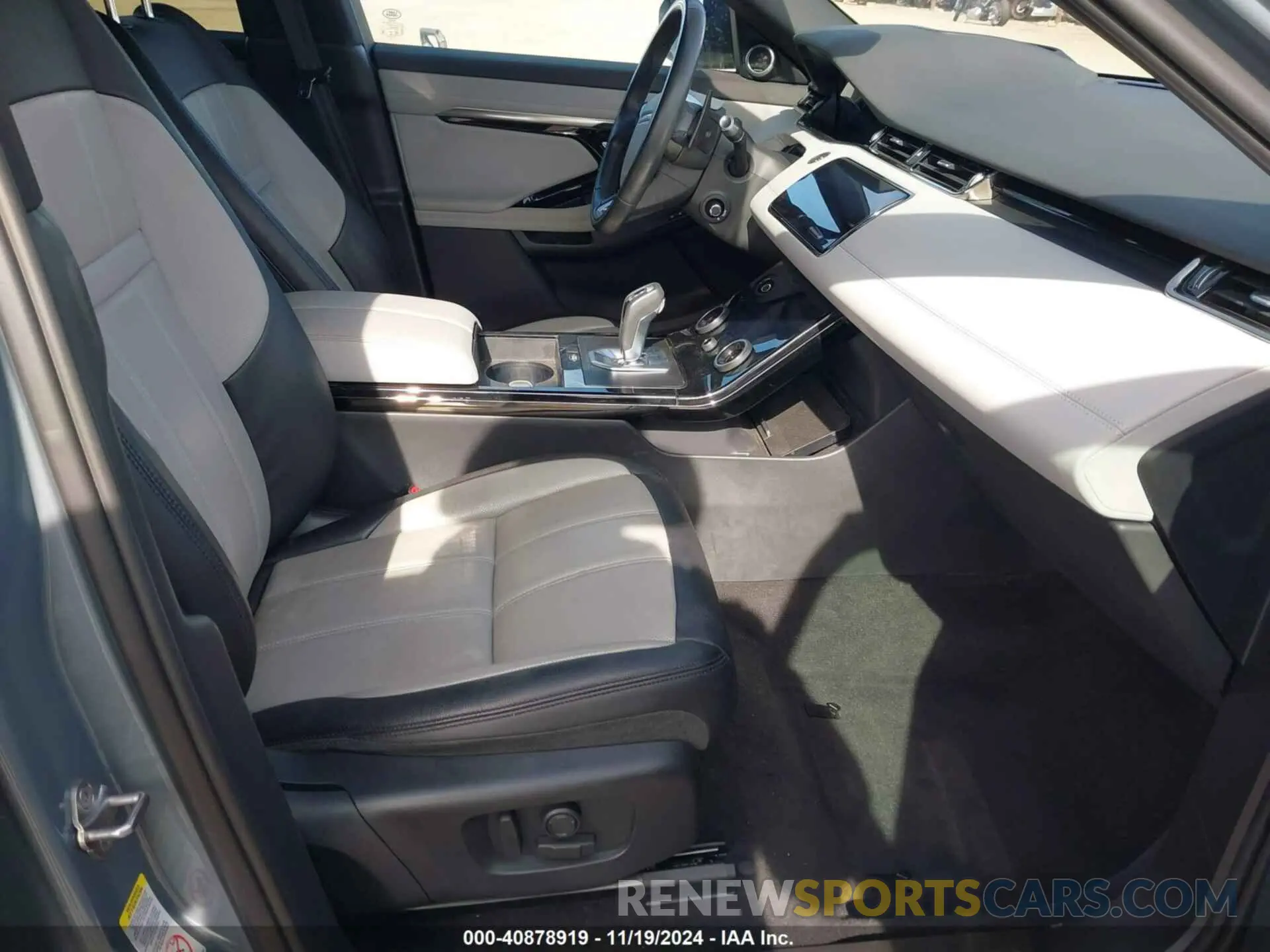 5 Photograph of a damaged car SALZL2FX6LH111326 LAND ROVER RANGE ROVER EVOQUE 2020