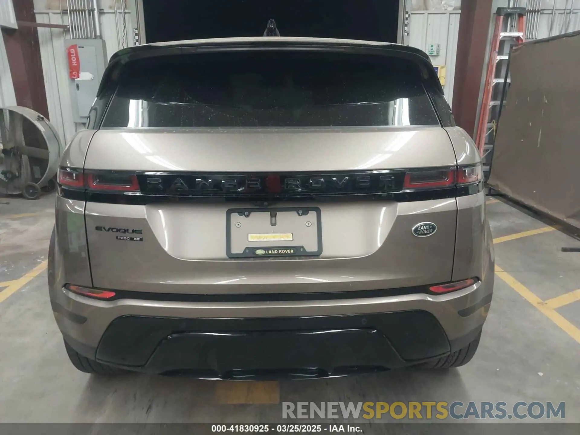 17 Photograph of a damaged car SALZP2FX5LH031469 LAND ROVER RANGE ROVER EVOQUE 2020