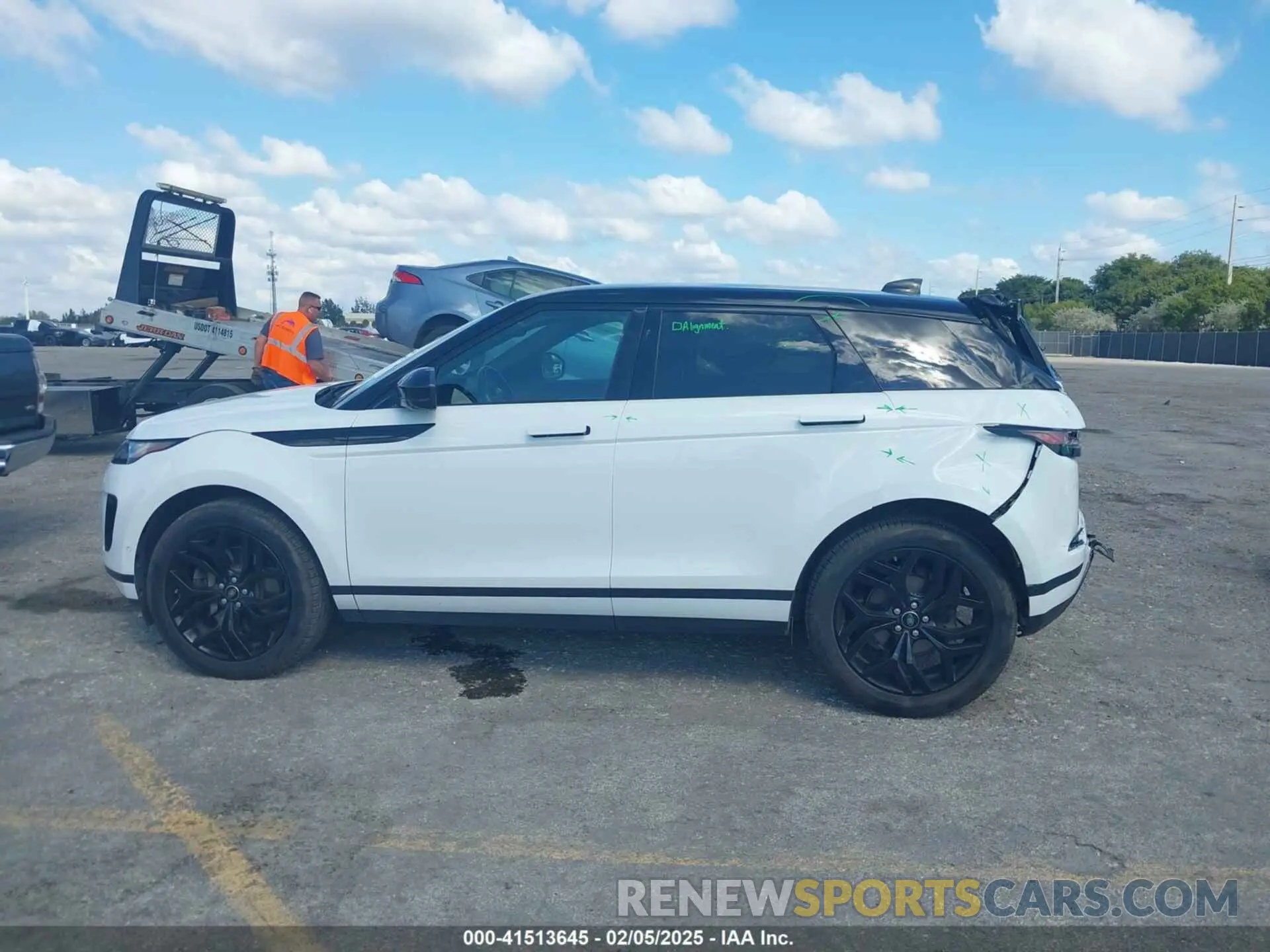 15 Photograph of a damaged car SALZP2FX5LH038650 LAND ROVER RANGE ROVER EVOQUE 2020