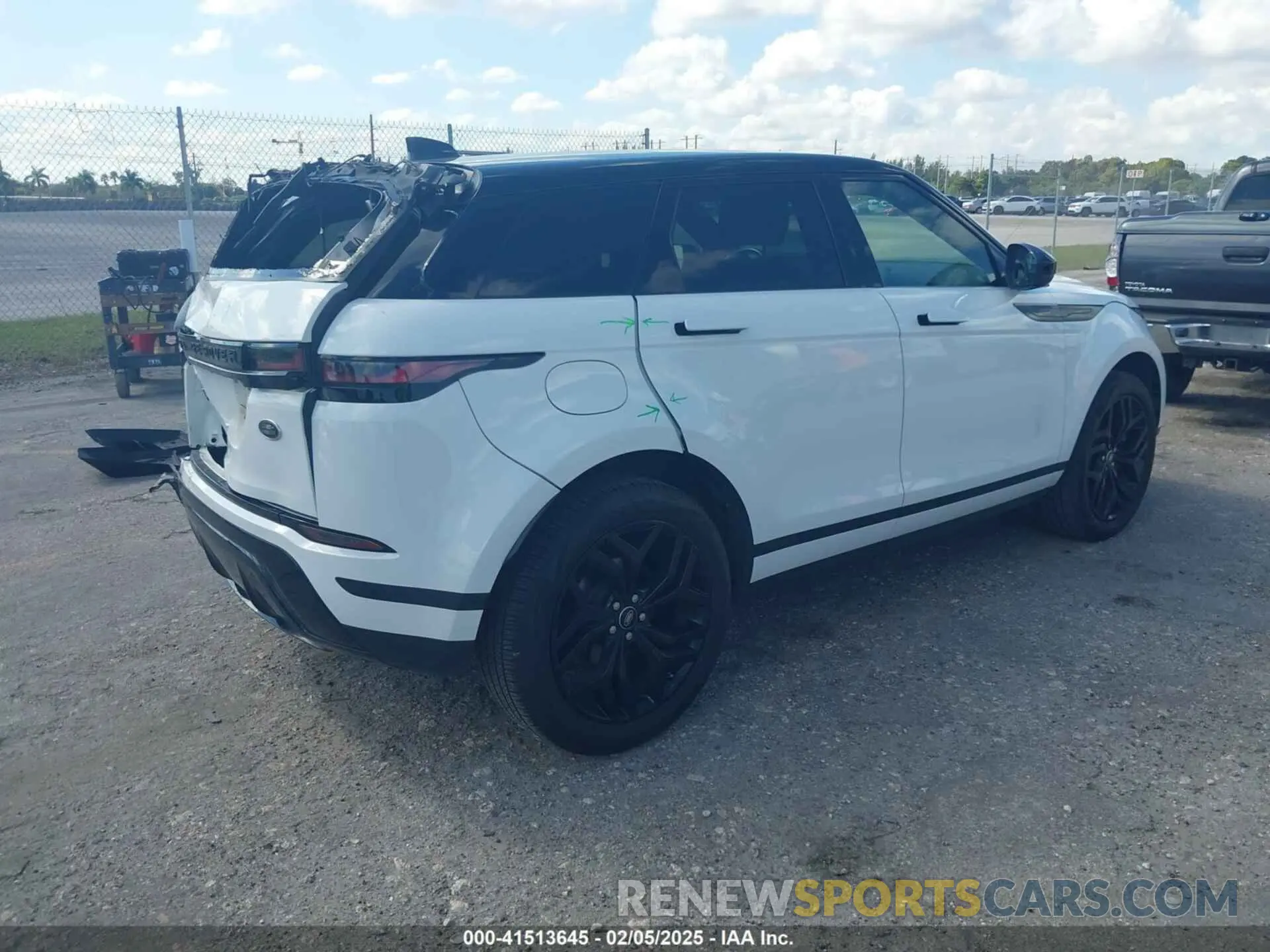 4 Photograph of a damaged car SALZP2FX5LH038650 LAND ROVER RANGE ROVER EVOQUE 2020