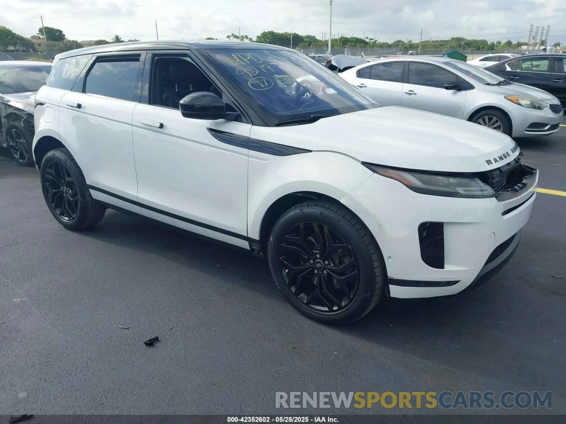 1 Photograph of a damaged car SALZP2FX6LH019279 LAND ROVER RANGE ROVER EVOQUE 2020