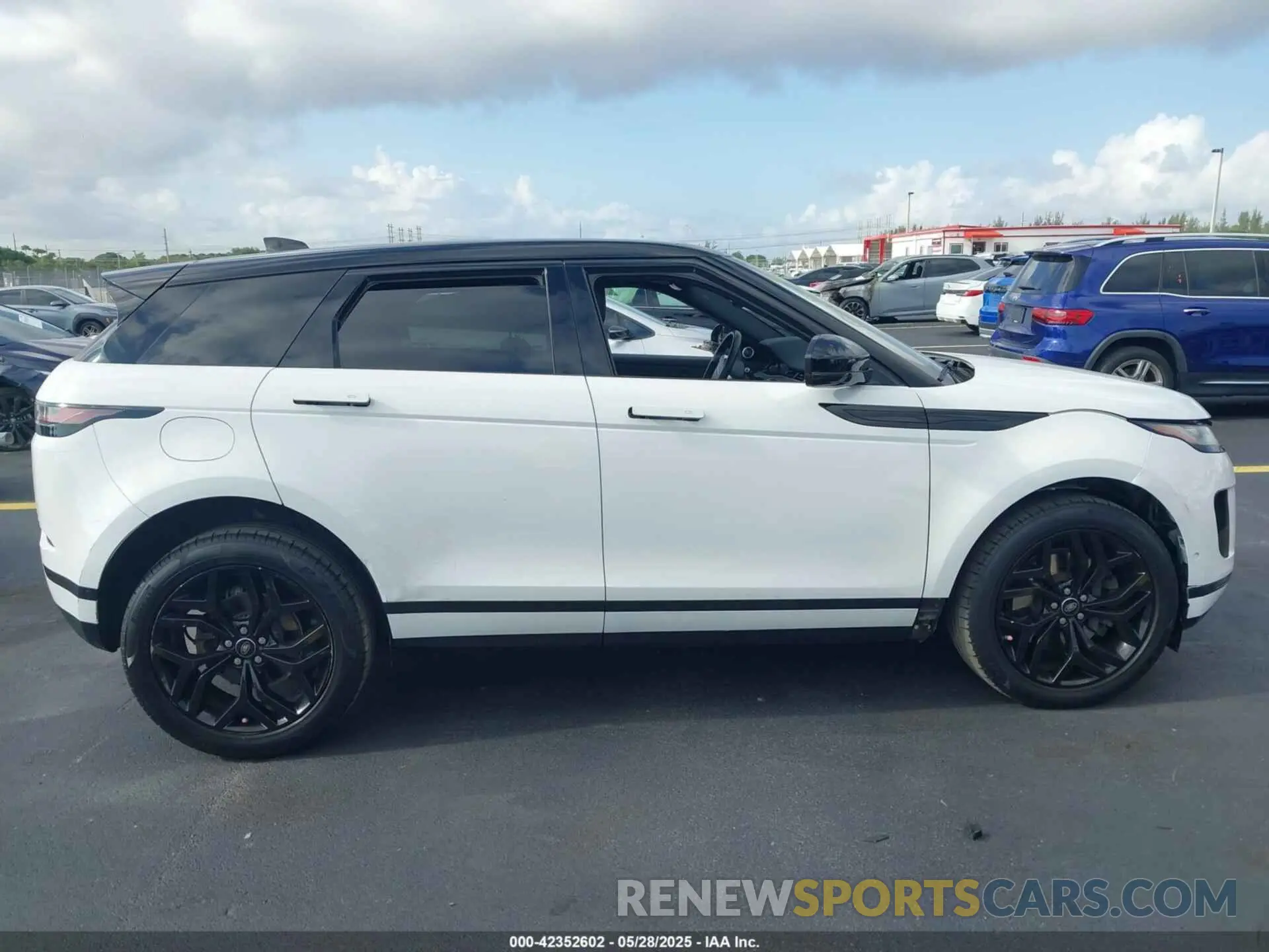 14 Photograph of a damaged car SALZP2FX6LH019279 LAND ROVER RANGE ROVER EVOQUE 2020