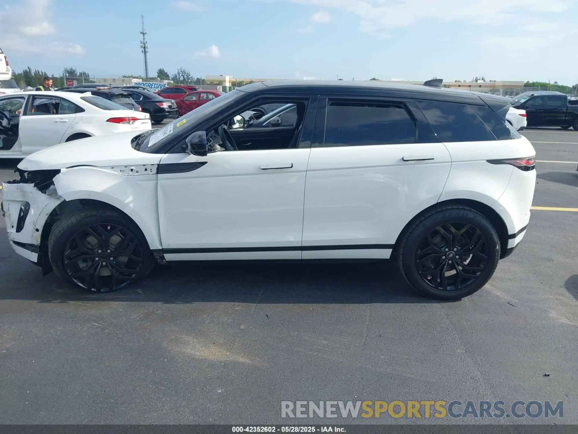 15 Photograph of a damaged car SALZP2FX6LH019279 LAND ROVER RANGE ROVER EVOQUE 2020