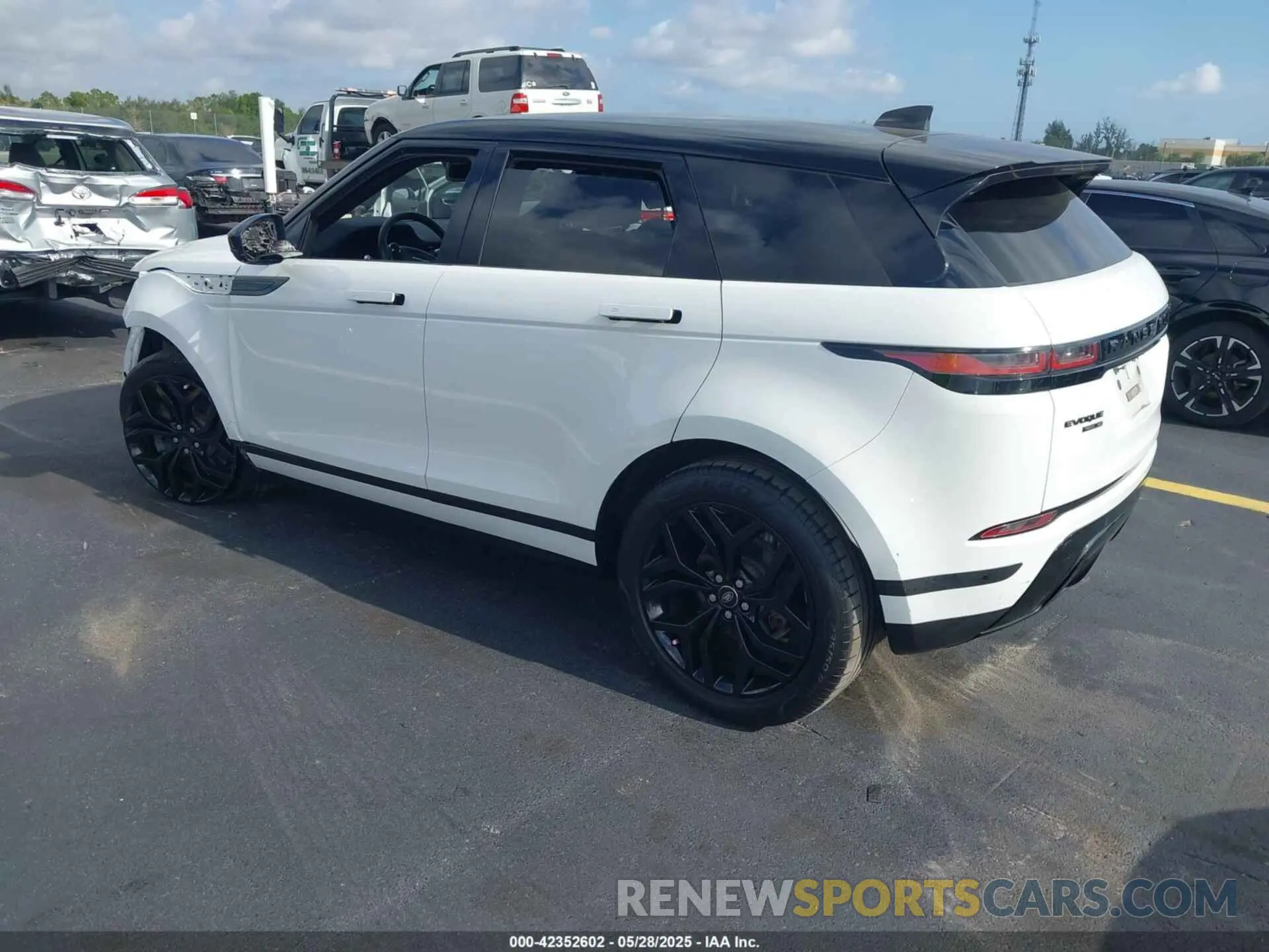 3 Photograph of a damaged car SALZP2FX6LH019279 LAND ROVER RANGE ROVER EVOQUE 2020