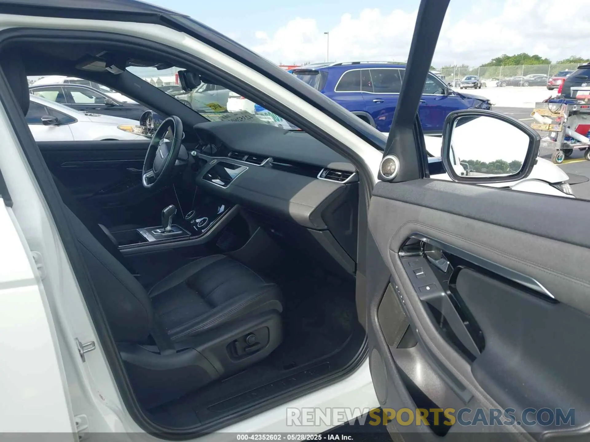 5 Photograph of a damaged car SALZP2FX6LH019279 LAND ROVER RANGE ROVER EVOQUE 2020