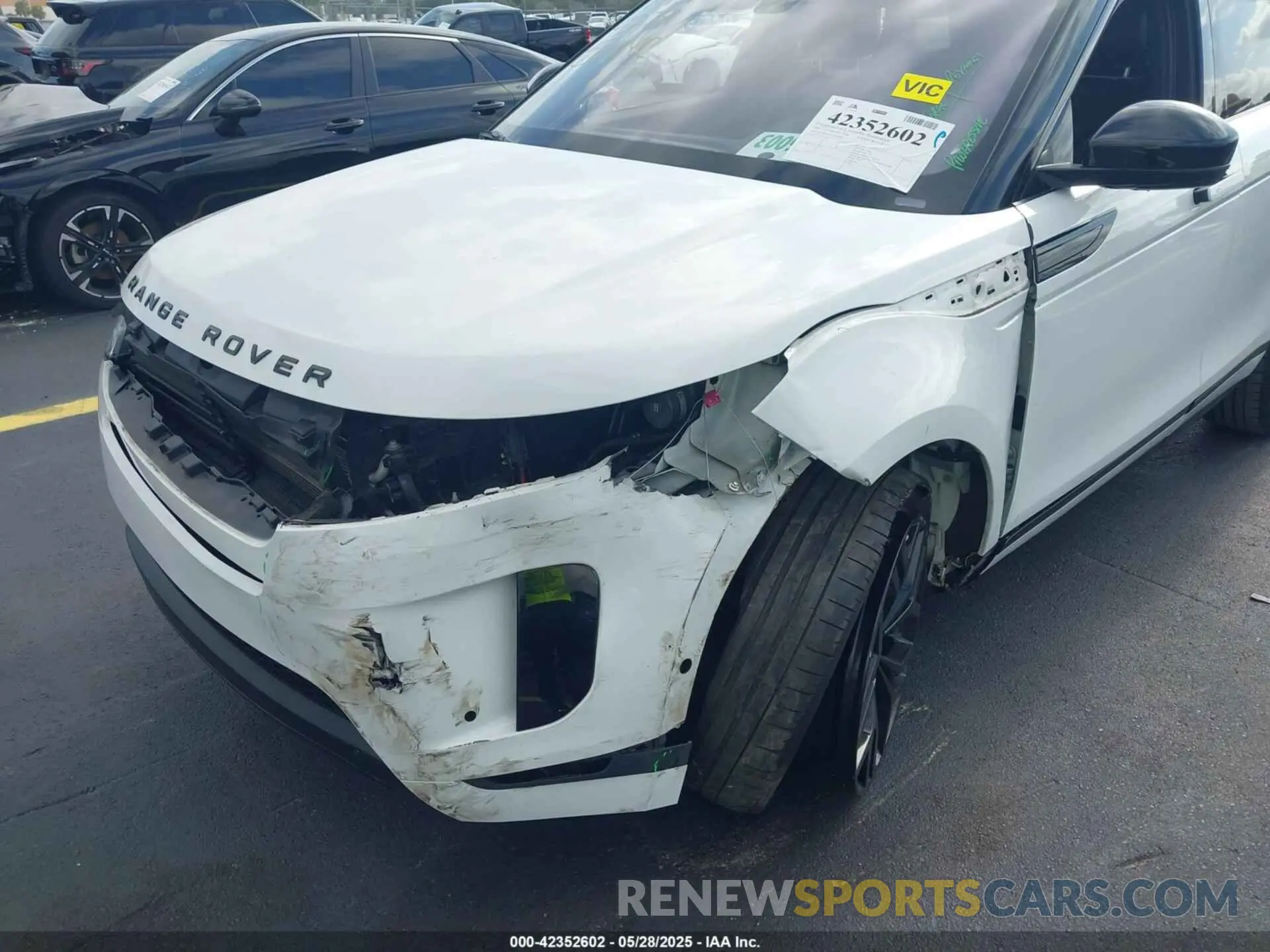 6 Photograph of a damaged car SALZP2FX6LH019279 LAND ROVER RANGE ROVER EVOQUE 2020