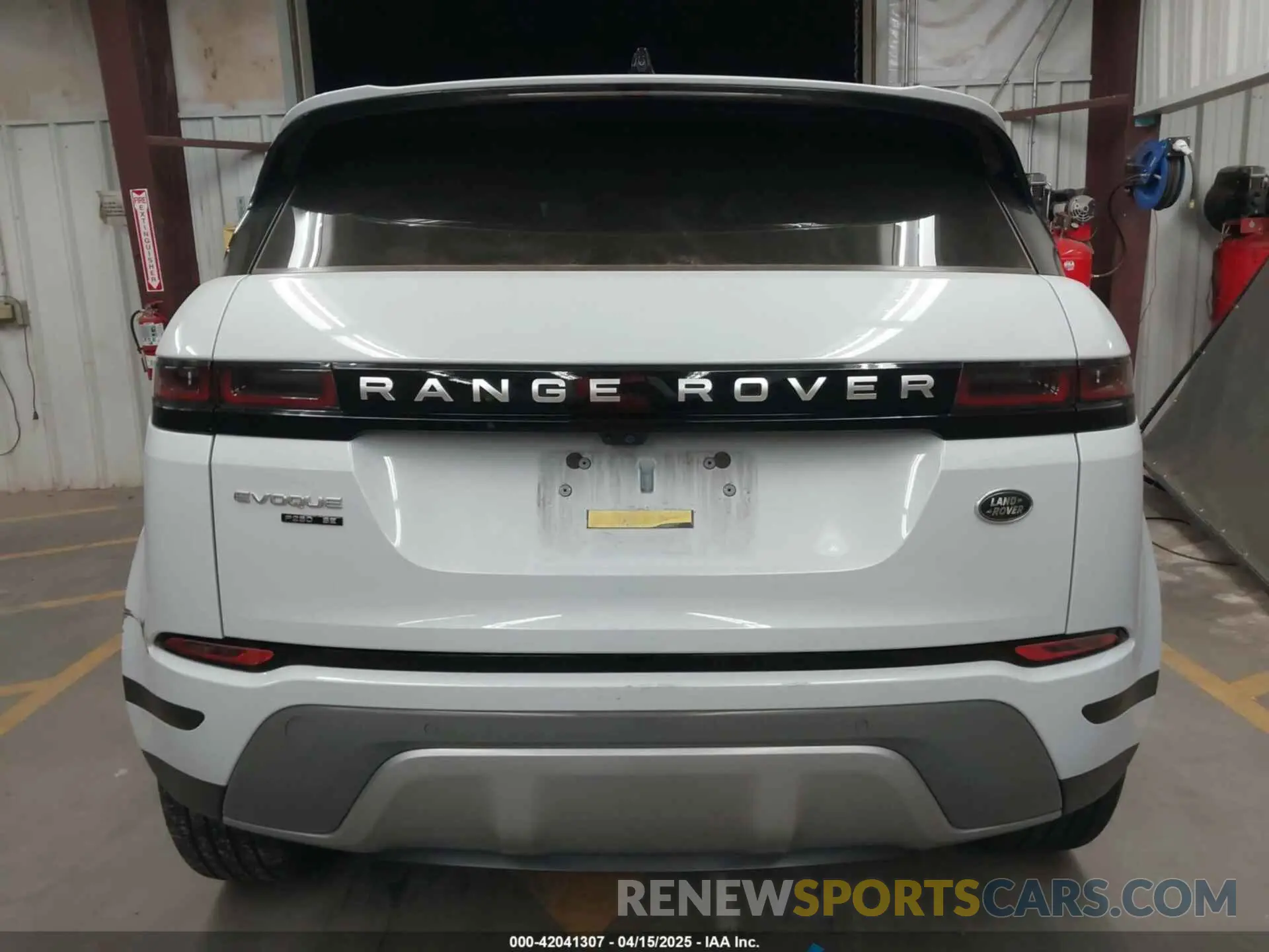 17 Photograph of a damaged car SALZP2FX6LH070149 LAND ROVER RANGE ROVER EVOQUE 2020