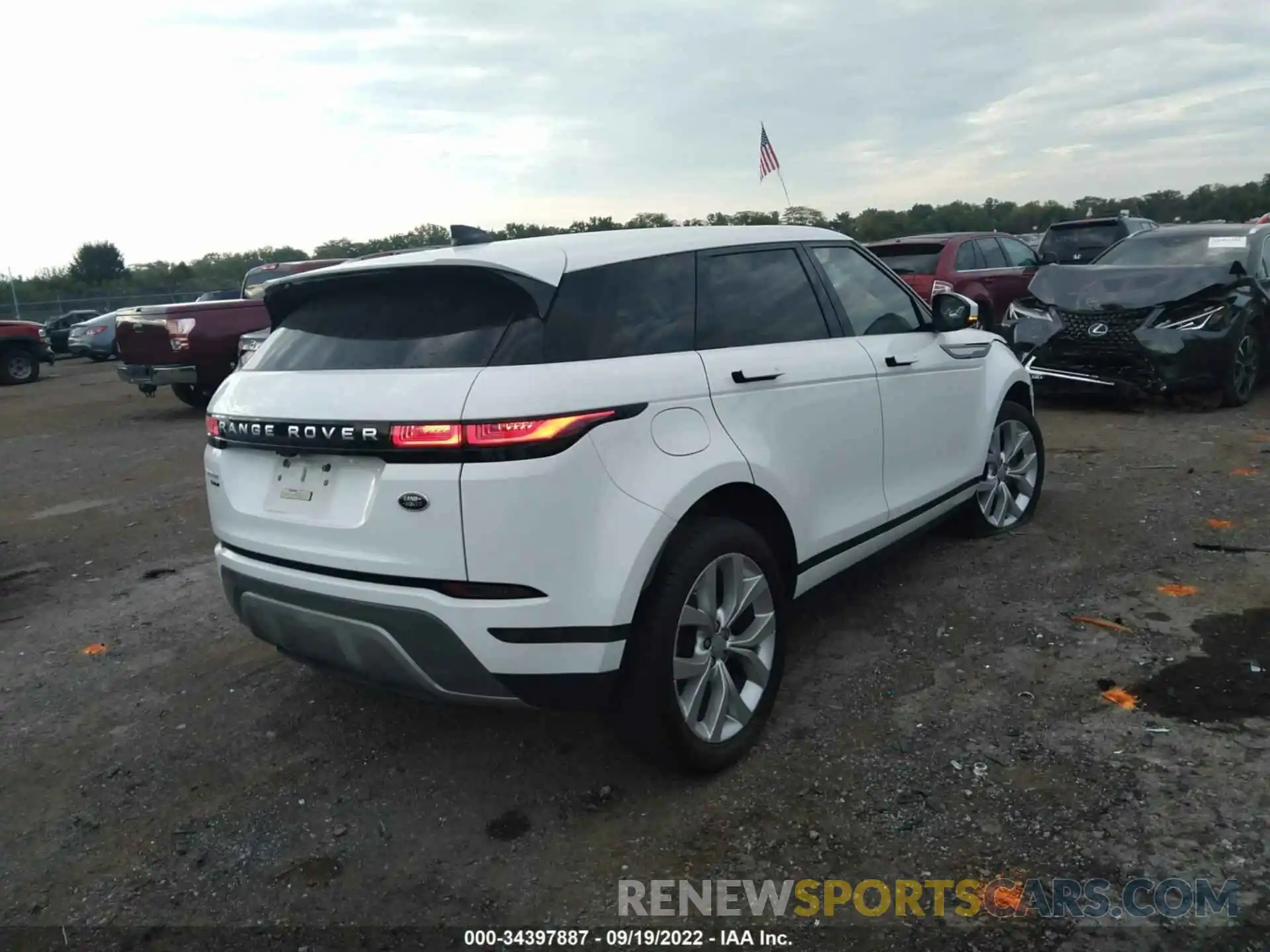 4 Photograph of a damaged car SALZP2FX7LH084531 LAND ROVER RANGE ROVER EVOQUE 2020