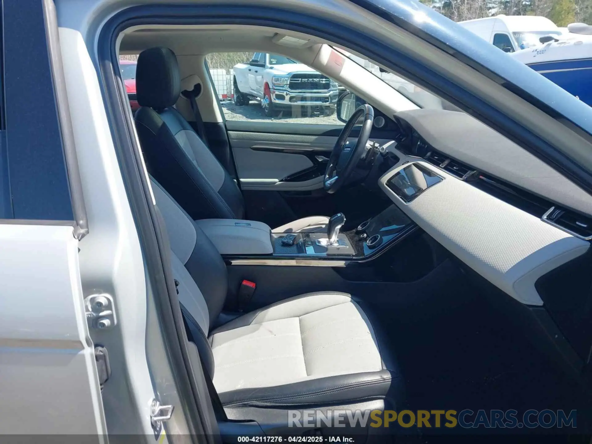 5 Photograph of a damaged car SALZT2GXXLH061139 LAND ROVER RANGE ROVER EVOQUE 2020