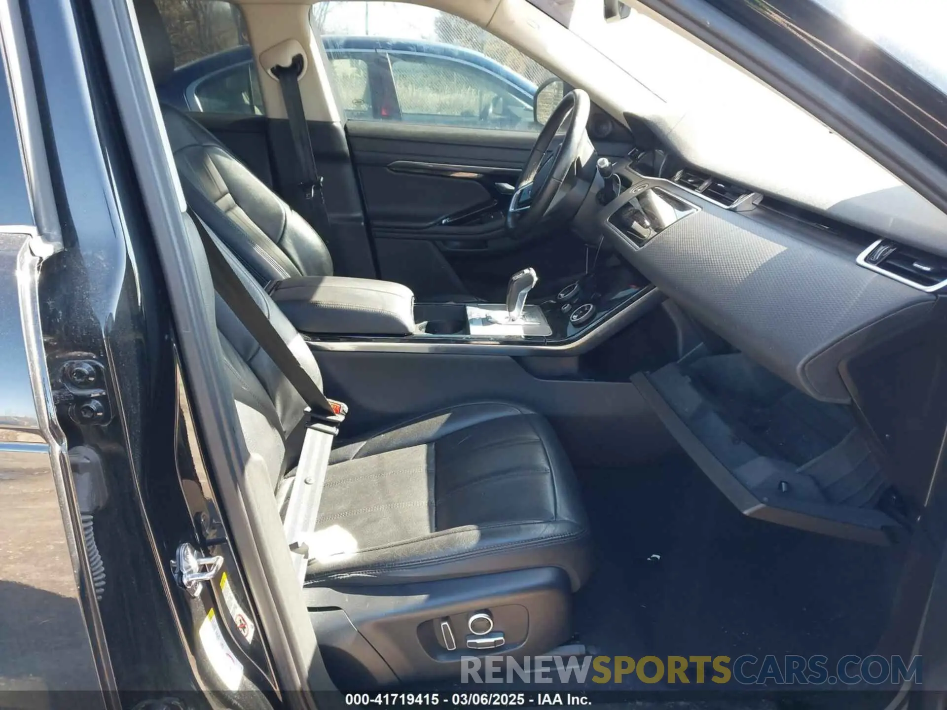 5 Photograph of a damaged car SALZJ2FX1MH148761 LAND ROVER RANGE ROVER EVOQUE 2021