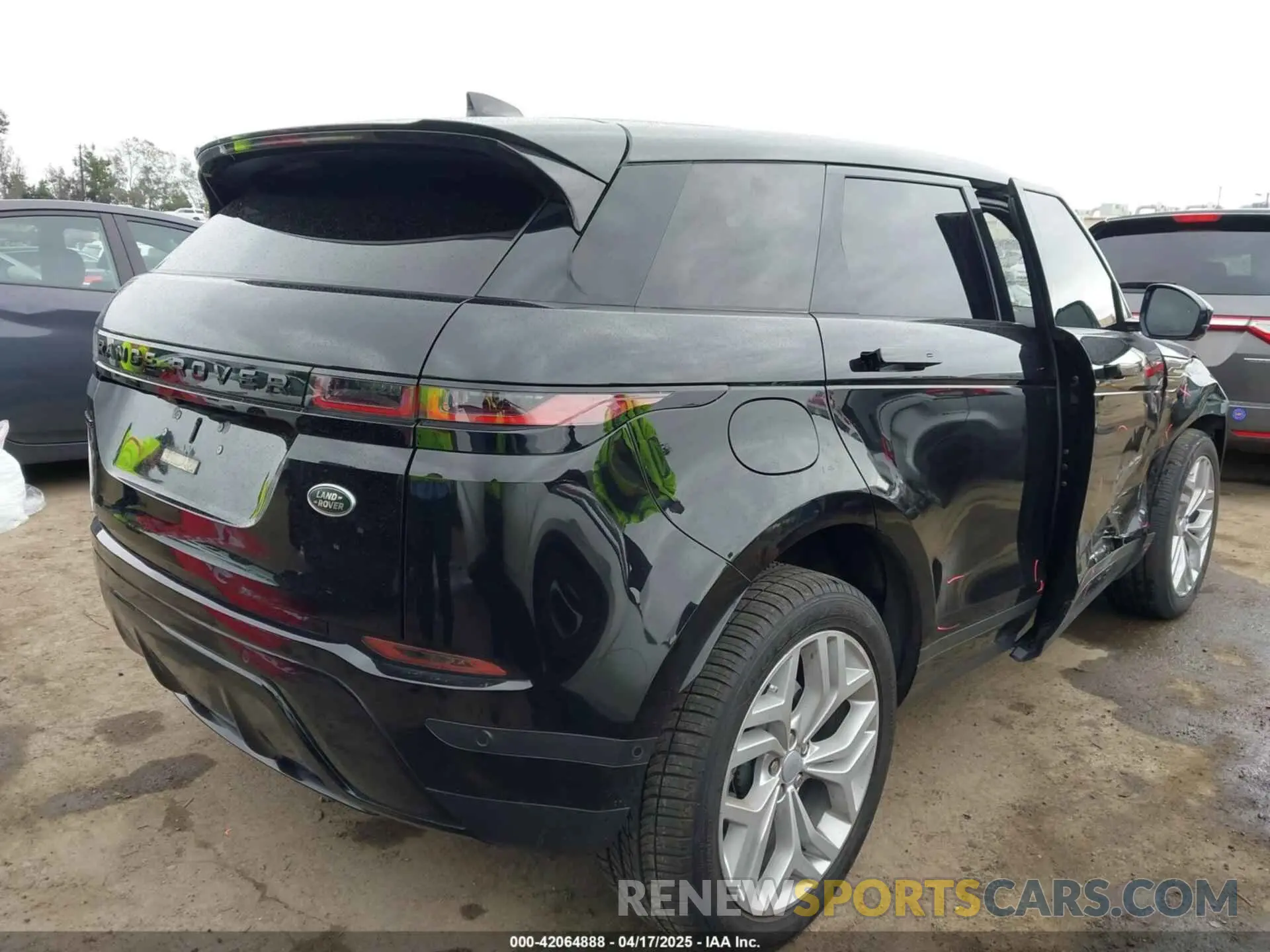 4 Photograph of a damaged car SALZJ2FX7MH152149 LAND ROVER RANGE ROVER EVOQUE 2021