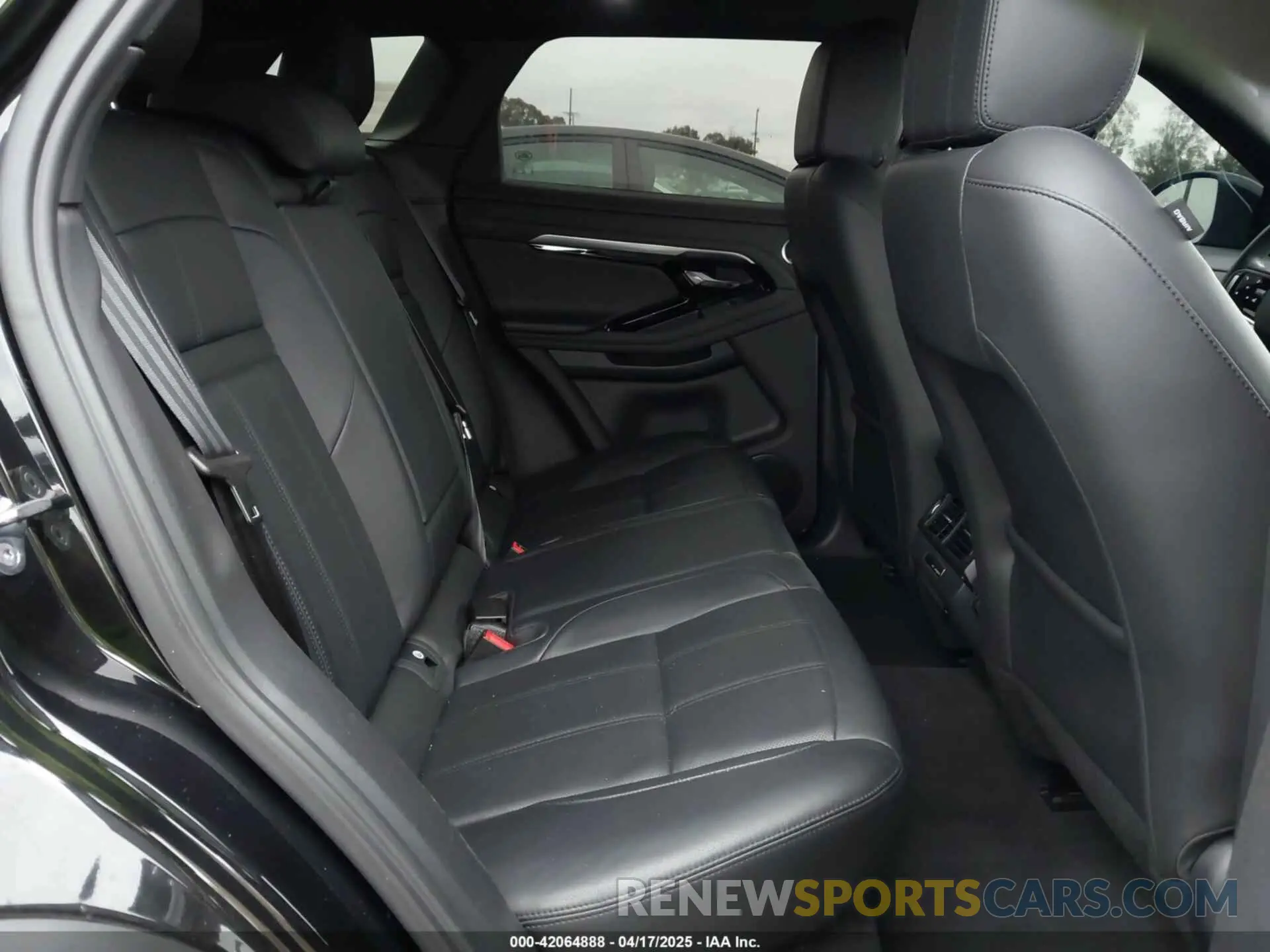 8 Photograph of a damaged car SALZJ2FX7MH152149 LAND ROVER RANGE ROVER EVOQUE 2021
