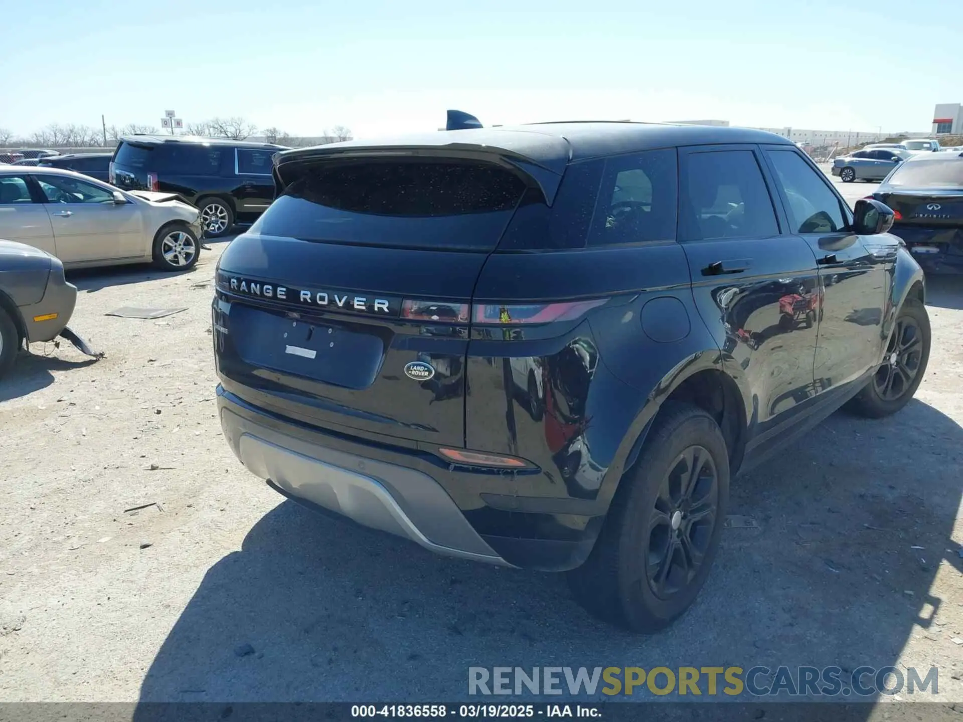 4 Photograph of a damaged car SALZJ2FX1NH176951 LAND ROVER RANGE ROVER EVOQUE 2022