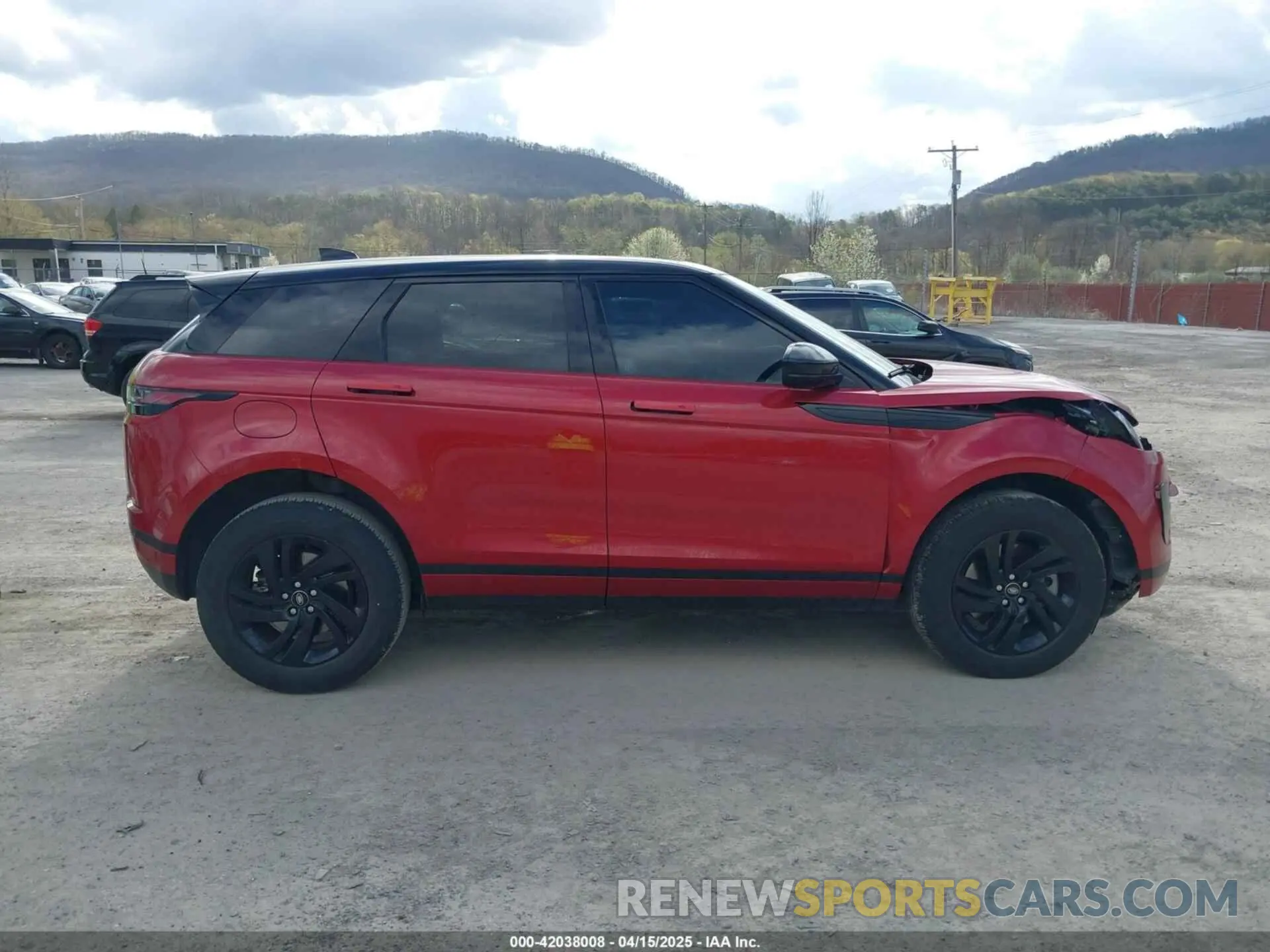 13 Photograph of a damaged car SALZJ2FX4NH176734 LAND ROVER RANGE ROVER EVOQUE 2022
