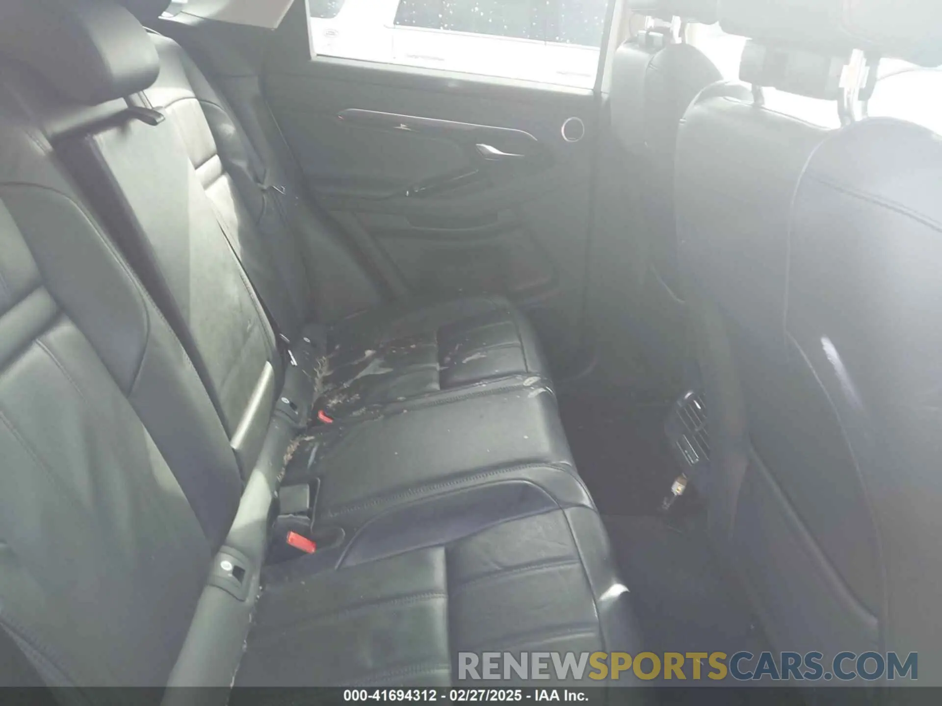 8 Photograph of a damaged car SALZJ2FX6NH165914 LAND ROVER RANGE ROVER EVOQUE 2022