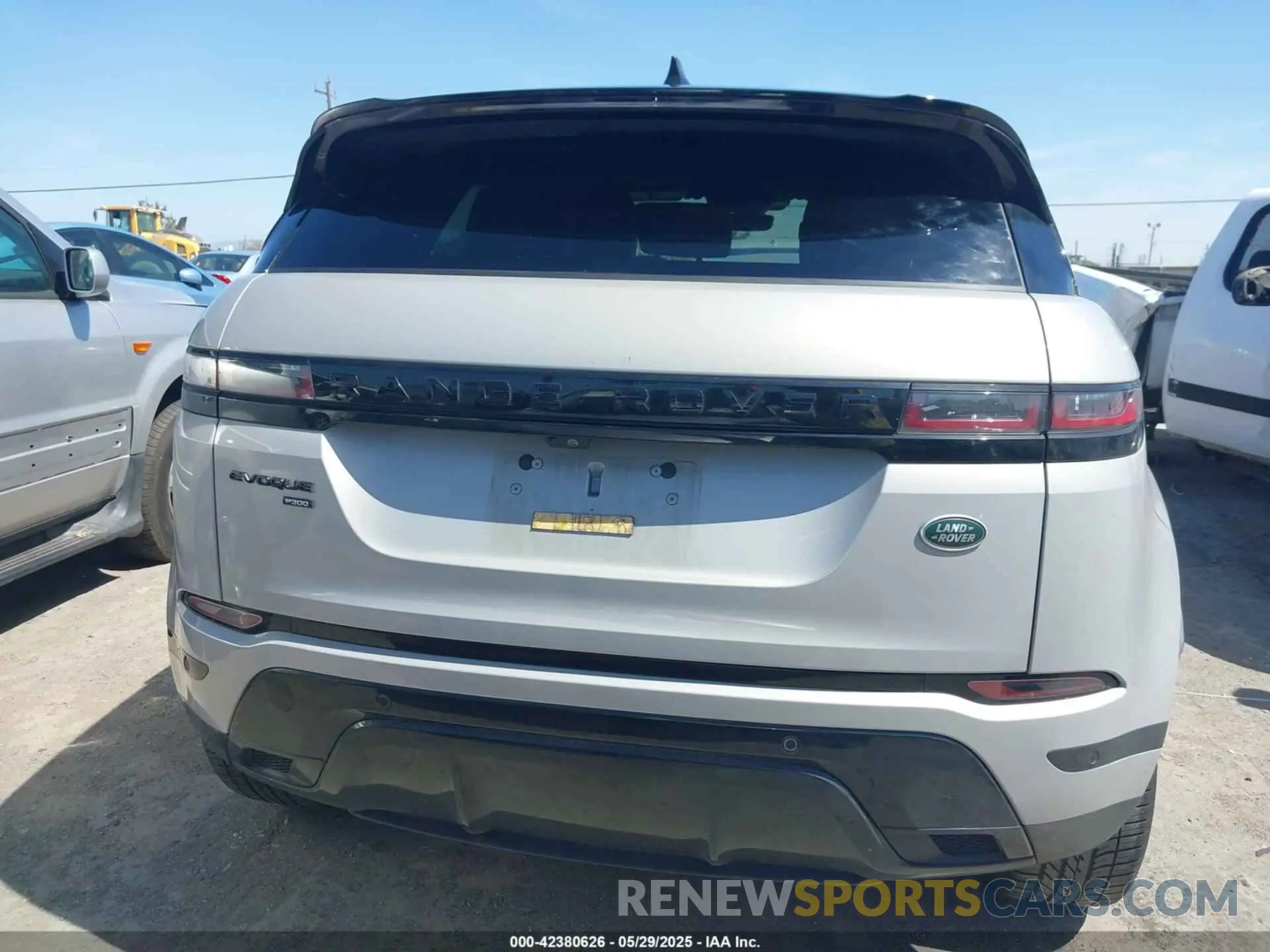 17 Photograph of a damaged car SALZW2GX2NH164985 LAND ROVER RANGE ROVER EVOQUE 2022