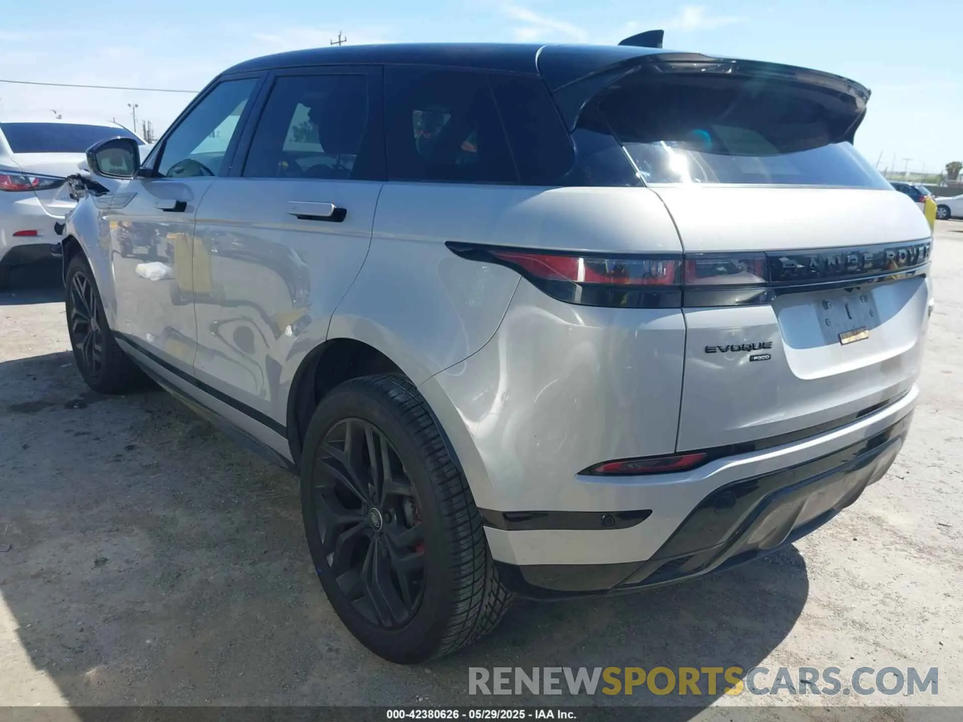 3 Photograph of a damaged car SALZW2GX2NH164985 LAND ROVER RANGE ROVER EVOQUE 2022