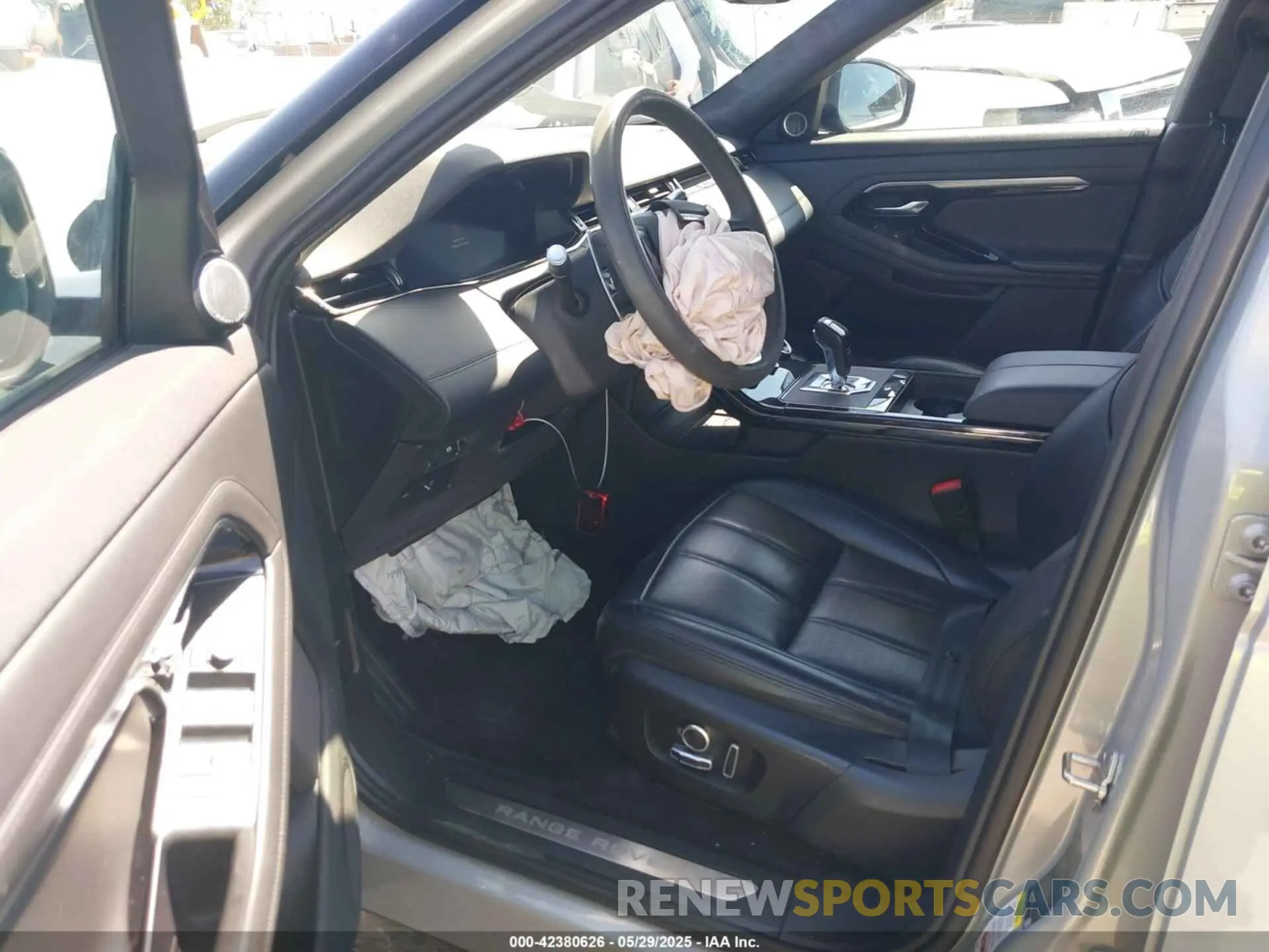 5 Photograph of a damaged car SALZW2GX2NH164985 LAND ROVER RANGE ROVER EVOQUE 2022