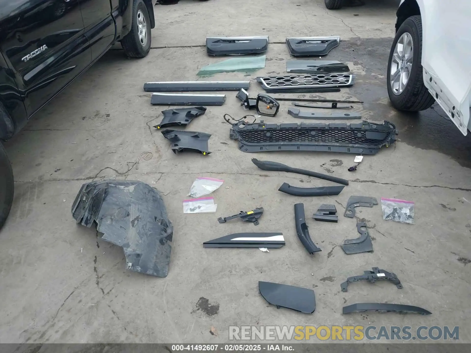 12 Photograph of a damaged car SALZJ2FX1PH206131 LAND ROVER RANGE ROVER EVOQUE 2023