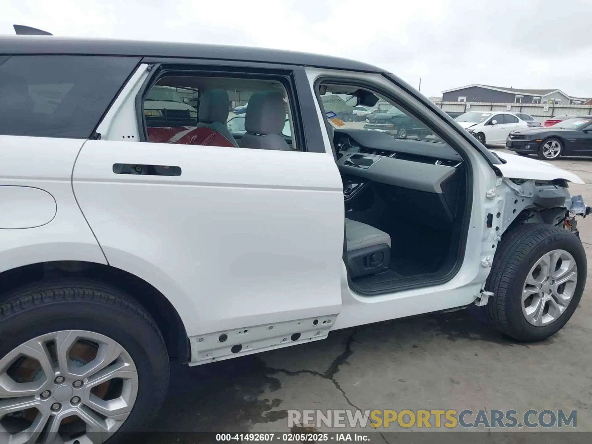 6 Photograph of a damaged car SALZJ2FX1PH206131 LAND ROVER RANGE ROVER EVOQUE 2023