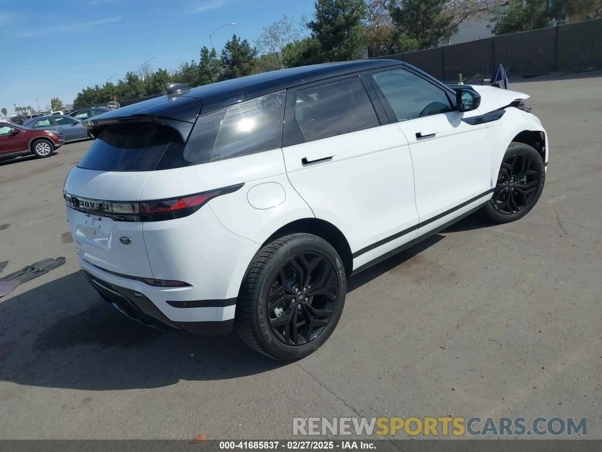 4 Photograph of a damaged car SALZP2FX5PH225960 LAND ROVER RANGE ROVER EVOQUE 2023