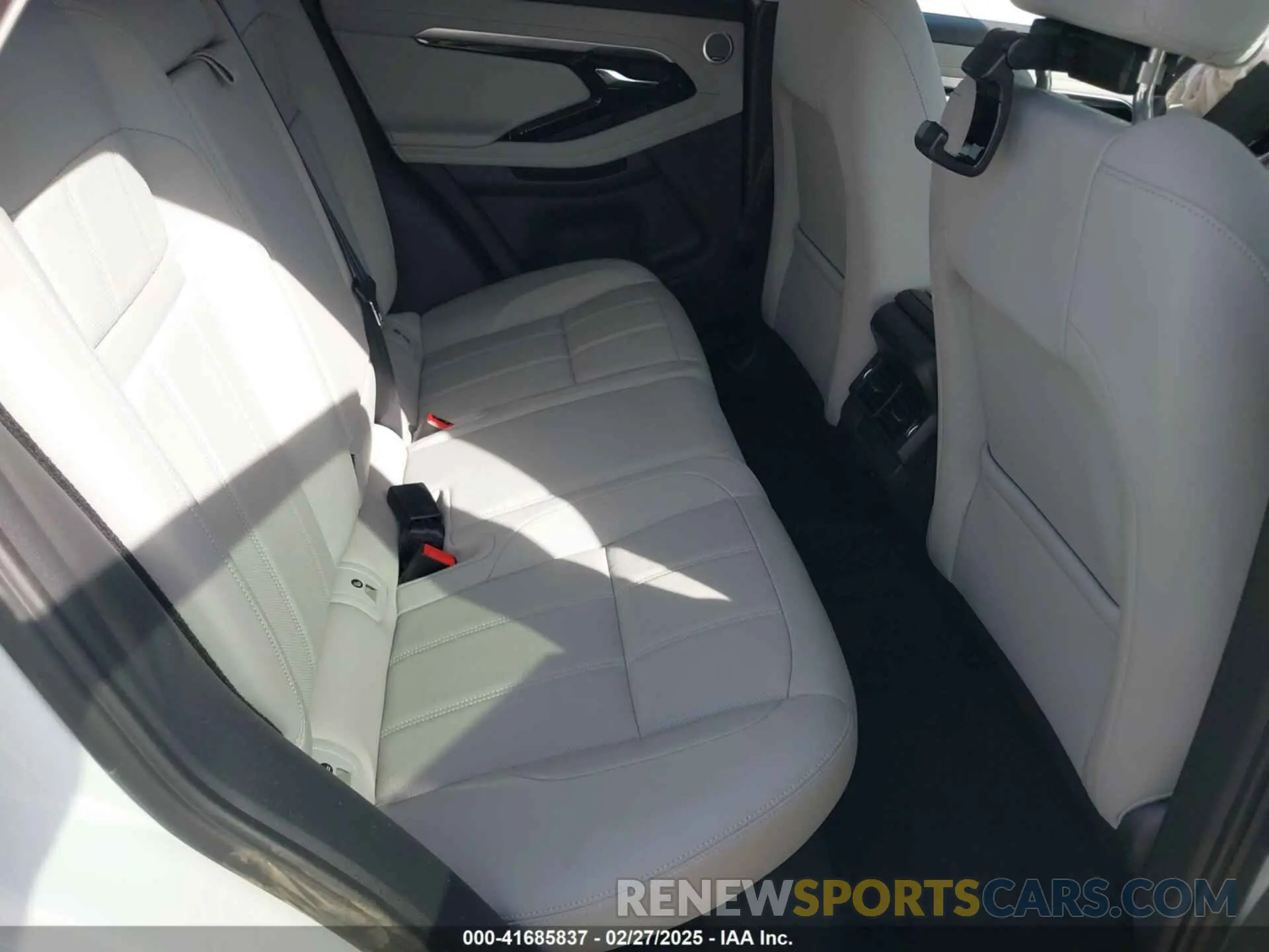 8 Photograph of a damaged car SALZP2FX5PH225960 LAND ROVER RANGE ROVER EVOQUE 2023