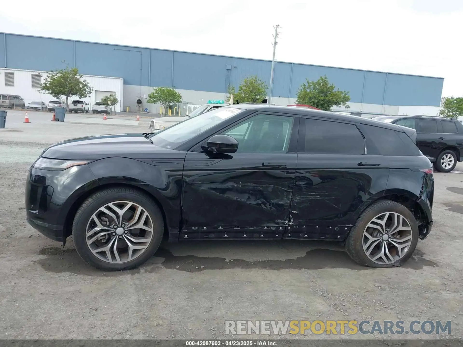 14 Photograph of a damaged car SALZP2FX6PH203711 LAND ROVER RANGE ROVER EVOQUE 2023