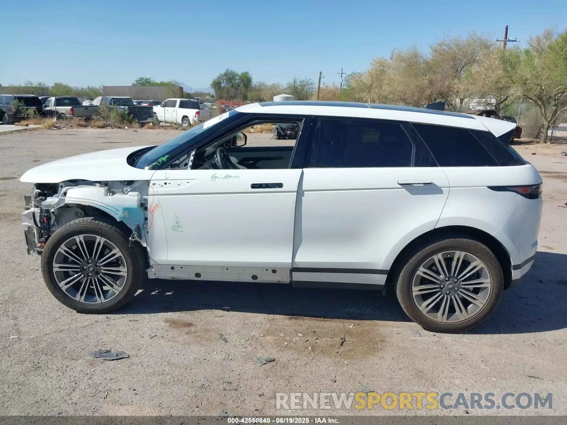 15 Photograph of a damaged car SALZJ2FX8RH246290 LAND ROVER RANGE ROVER EVOQUE 2024