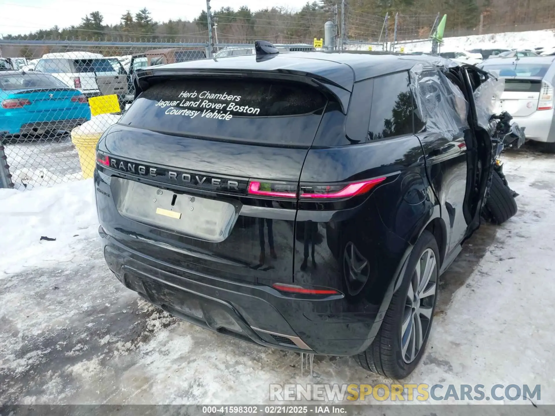 4 Photograph of a damaged car SALZL2FX5SH265606 LAND ROVER RANGE ROVER EVOQUE 2025