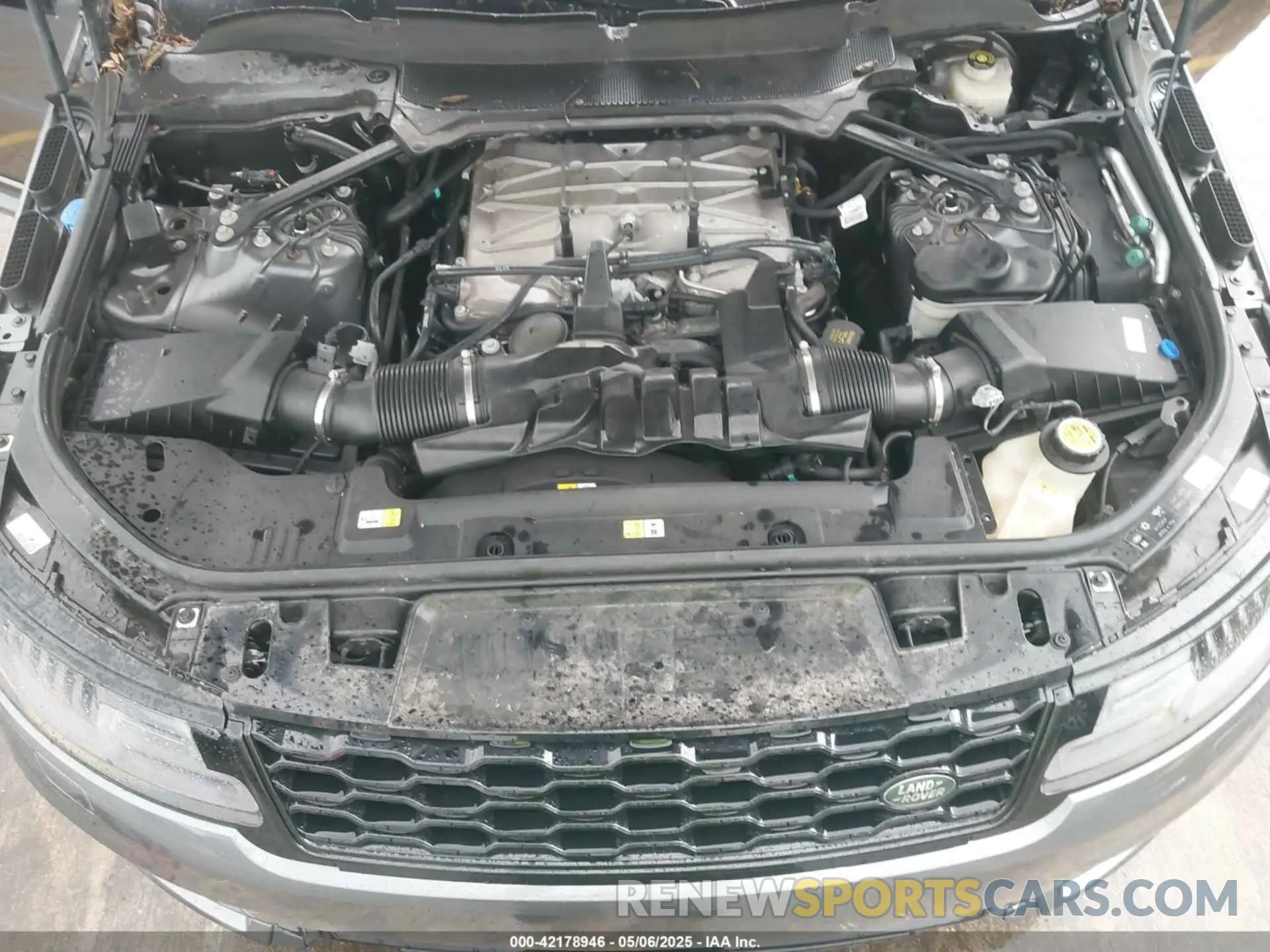 10 Photograph of a damaged car SALWR2RE1KA824220 LAND ROVER RANGE ROVER SPORT 2019