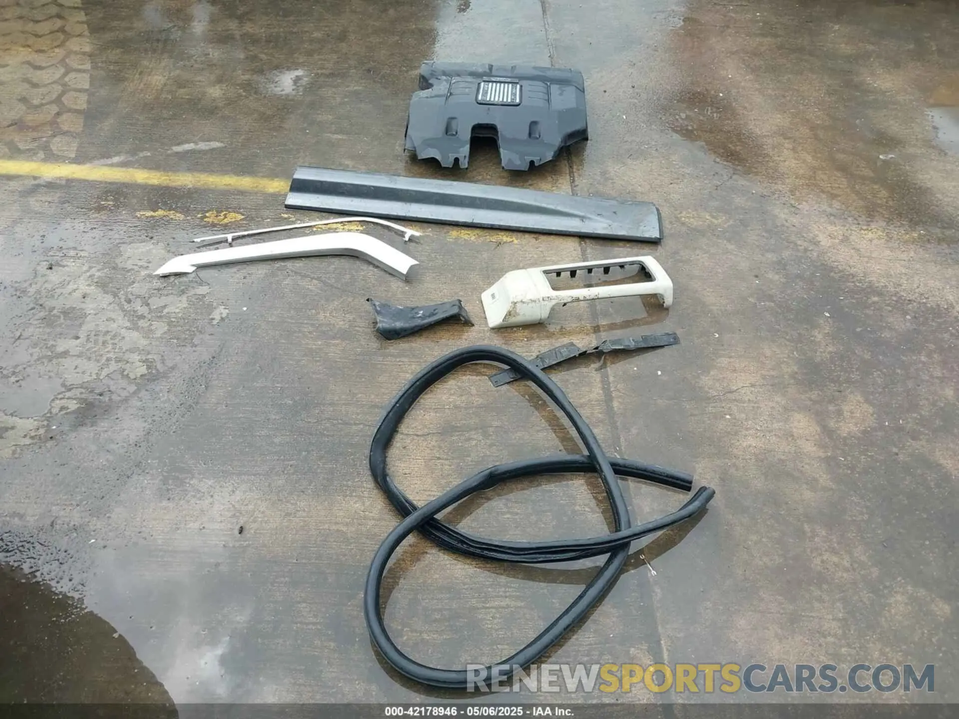 11 Photograph of a damaged car SALWR2RE1KA824220 LAND ROVER RANGE ROVER SPORT 2019