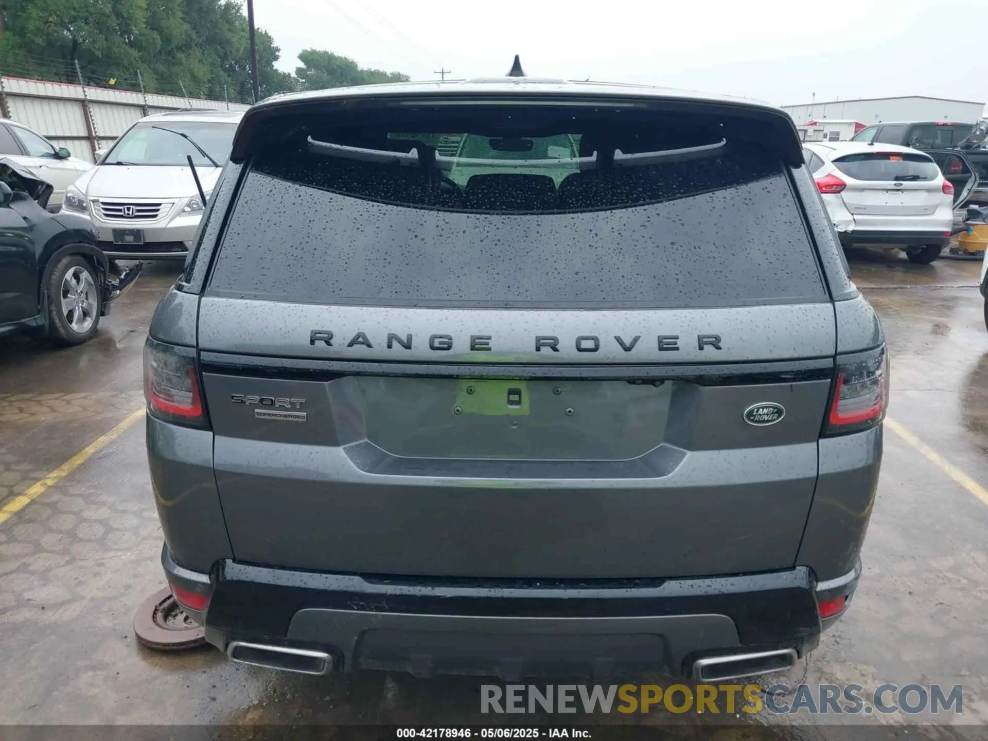 16 Photograph of a damaged car SALWR2RE1KA824220 LAND ROVER RANGE ROVER SPORT 2019