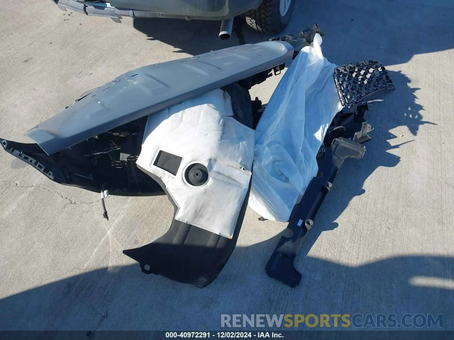 12 Photograph of a damaged car SALWR2RE1KA831684 LAND ROVER RANGE ROVER SPORT 2019